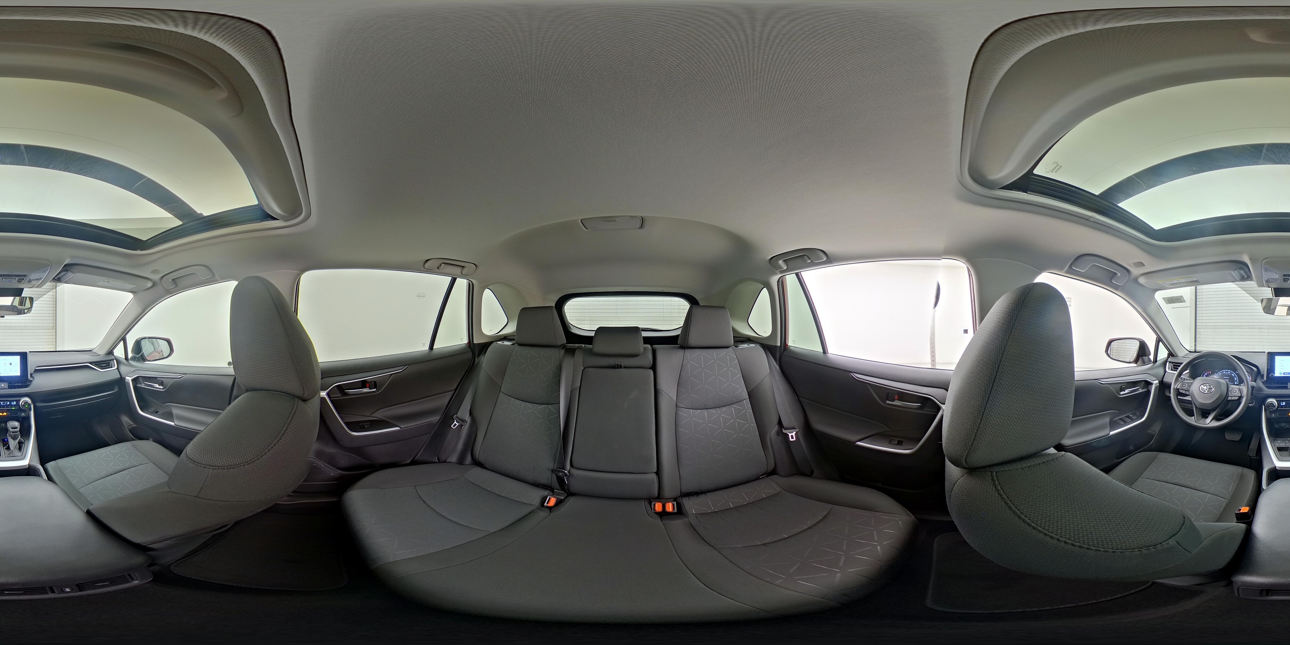 2025 Toyota RAV4 XLE - Photo 26