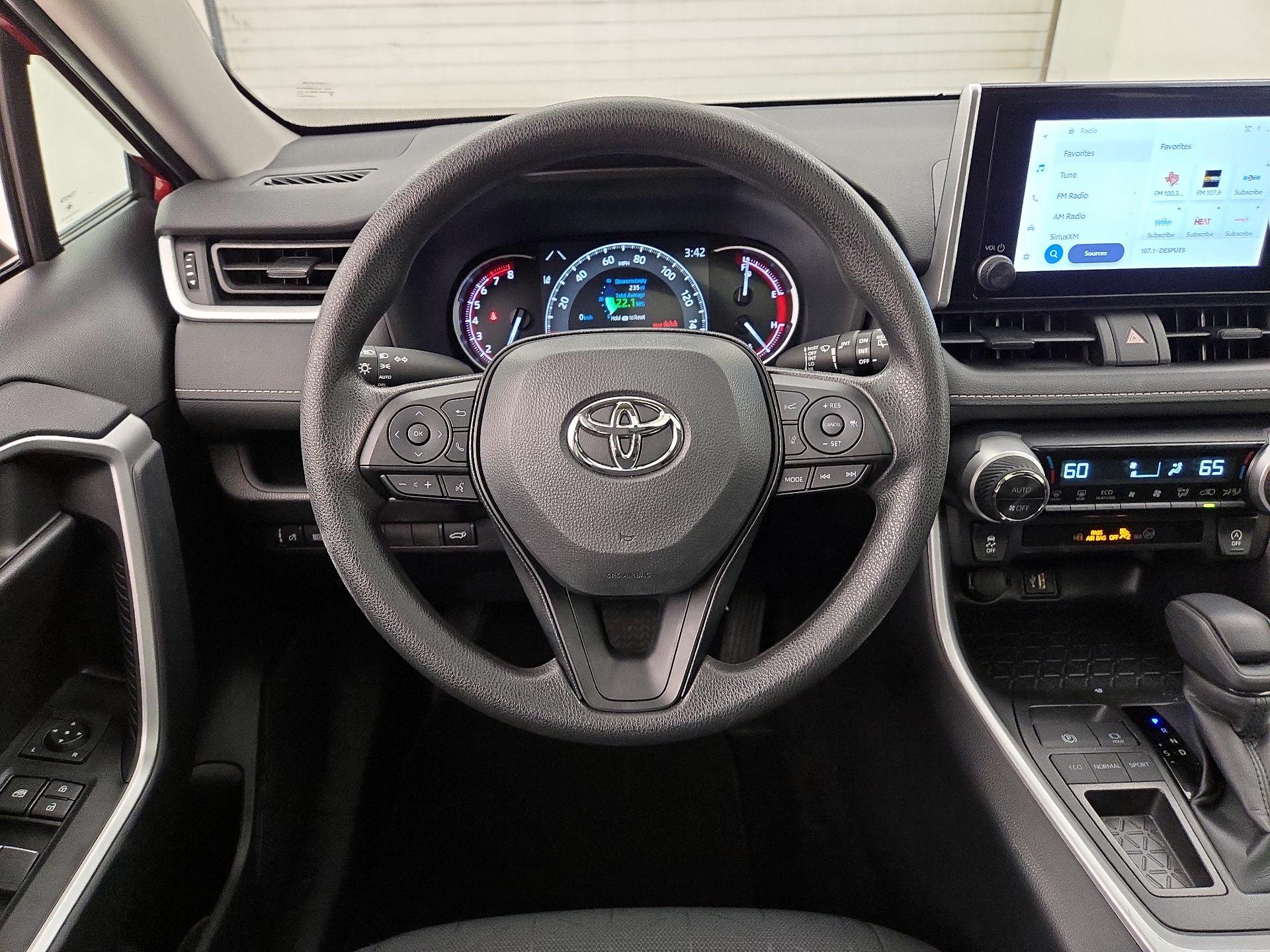 Thumbnail: 2025 Toyota RAV4 - 10