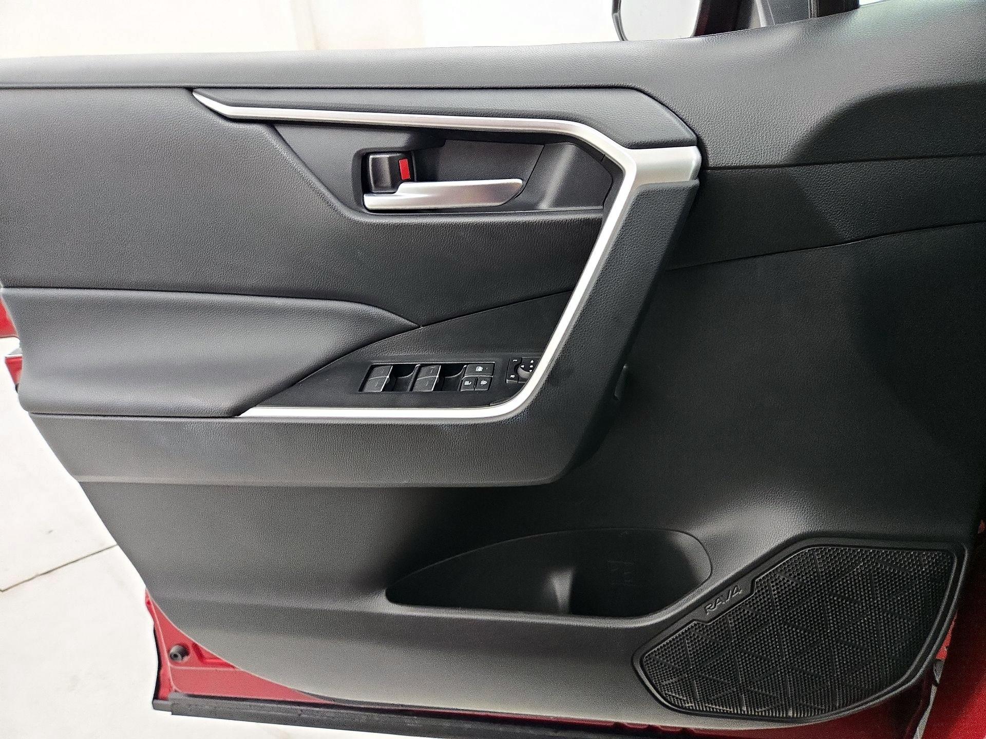 Thumbnail: 2025 Toyota RAV4 - 12