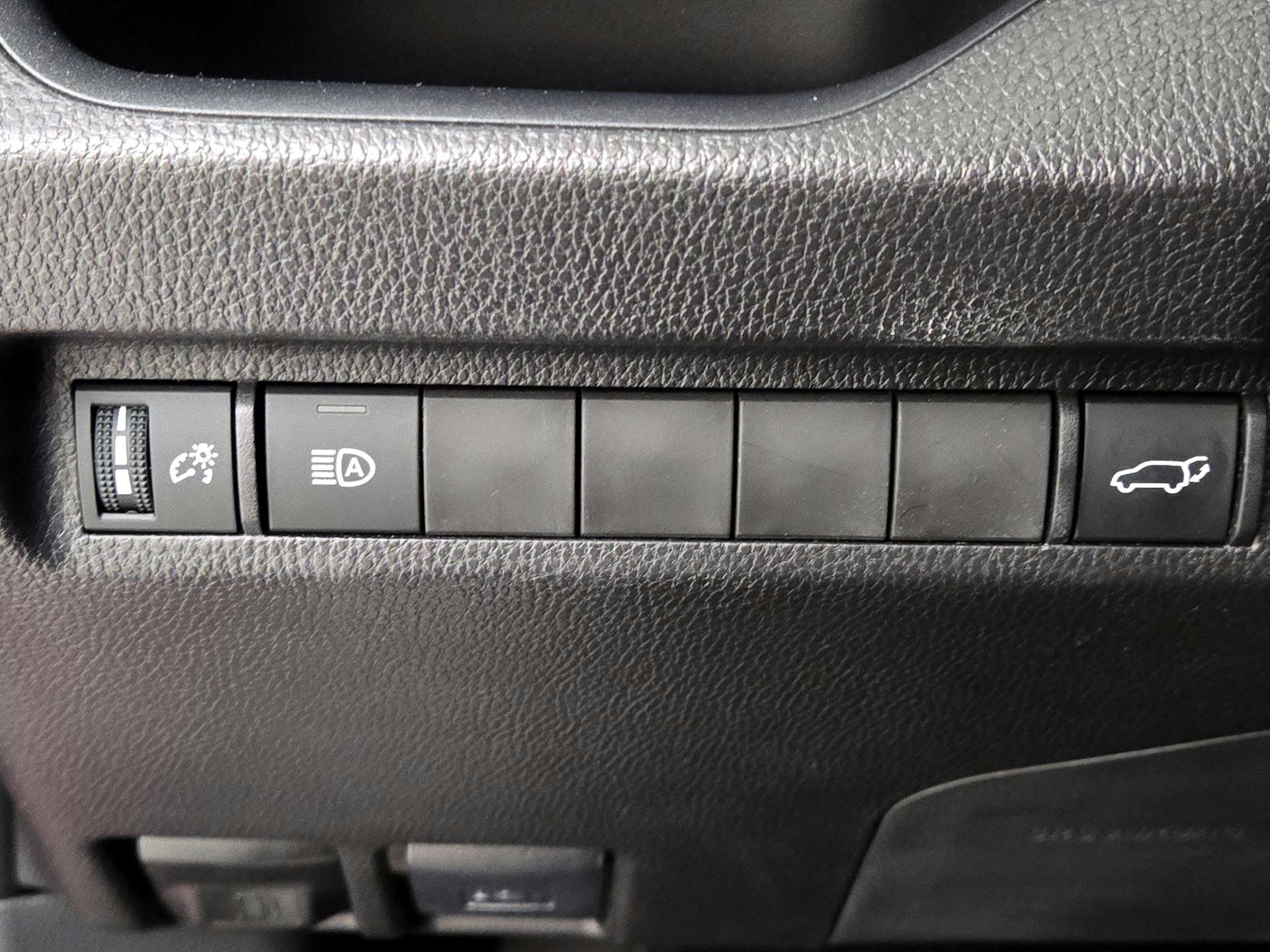 Thumbnail: 2025 Toyota RAV4 - 13