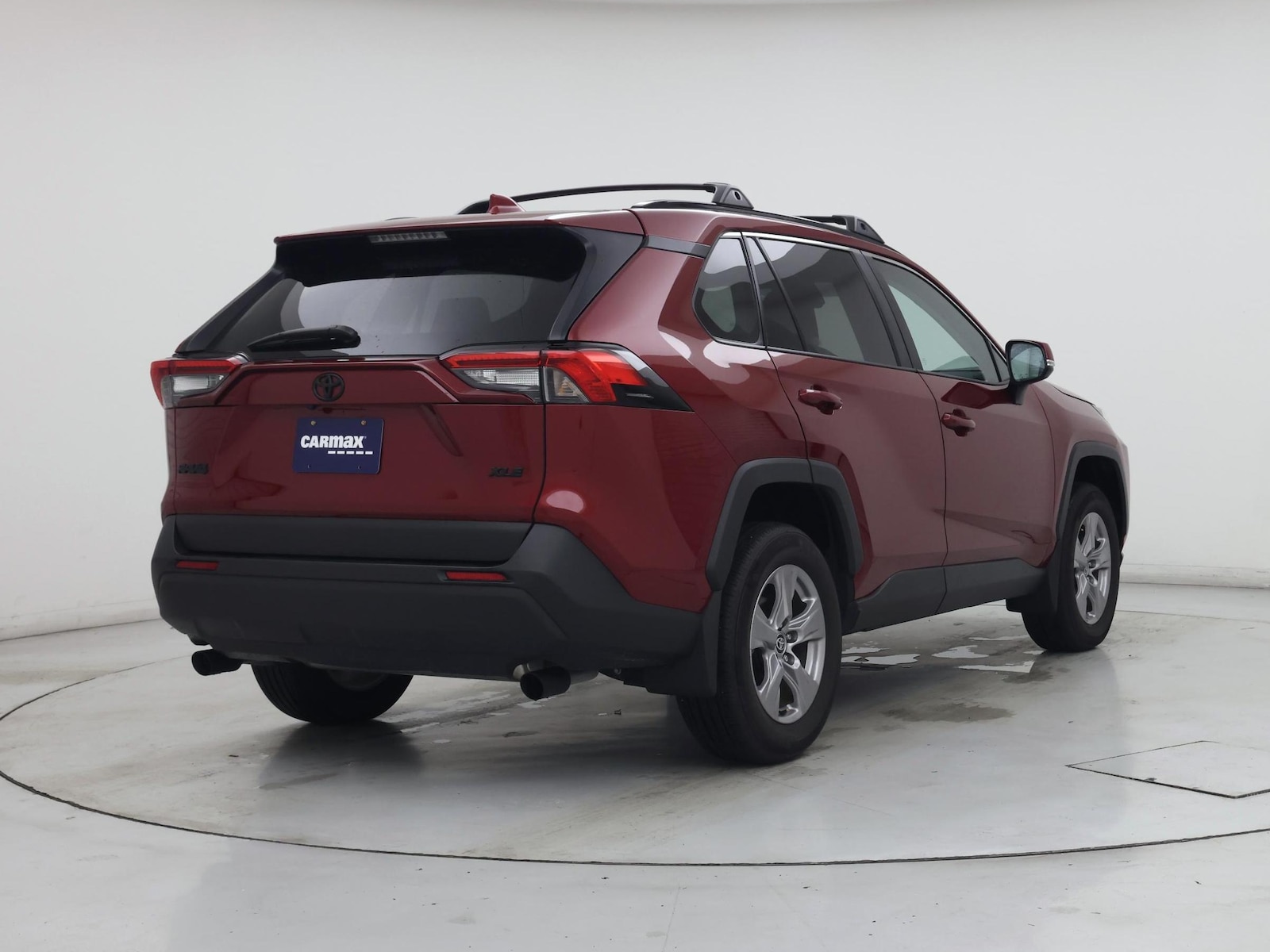 2025 Toyota RAV4 XLE - Photo 9