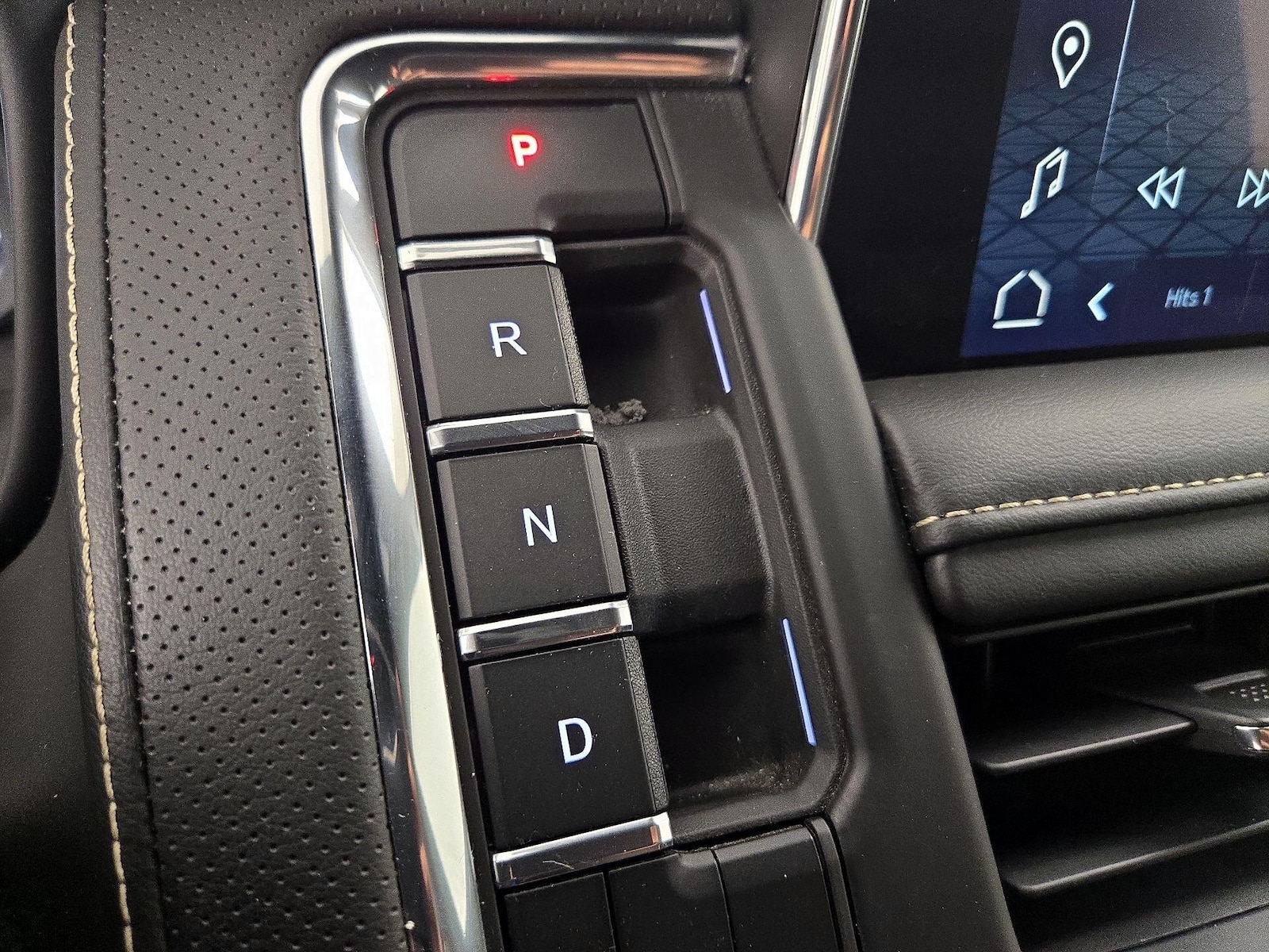 2023 GMC Yukon SLT - Photo 18