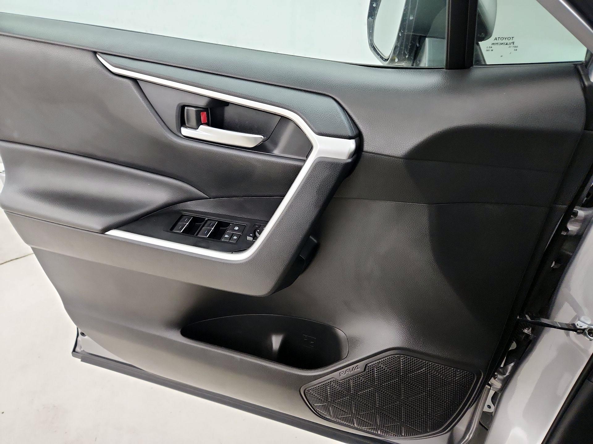 Thumbnail: 2024 Toyota RAV4 - 12