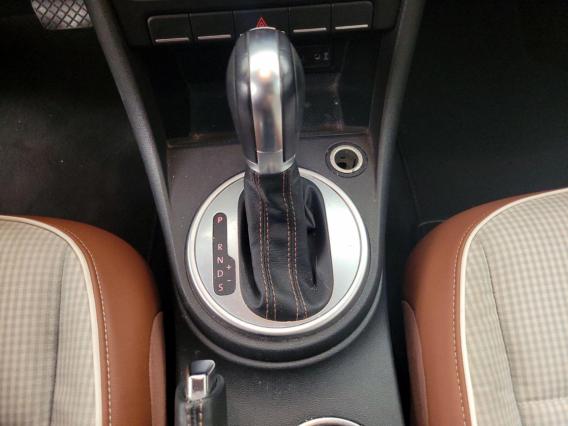 Thumbnail: 2017 Volkswagen Beetle - 18
