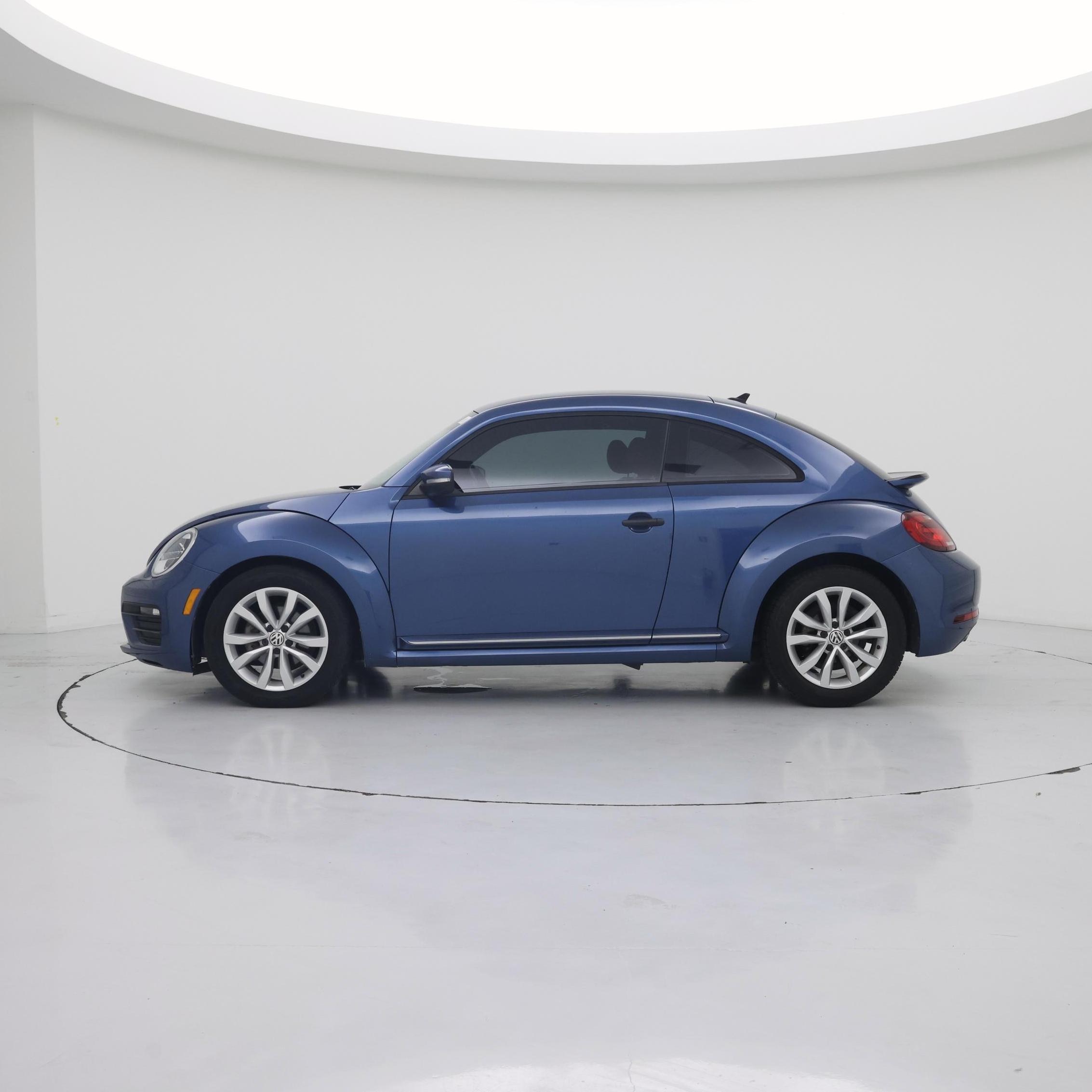 Thumbnail: 2017 Volkswagen Beetle - 3
