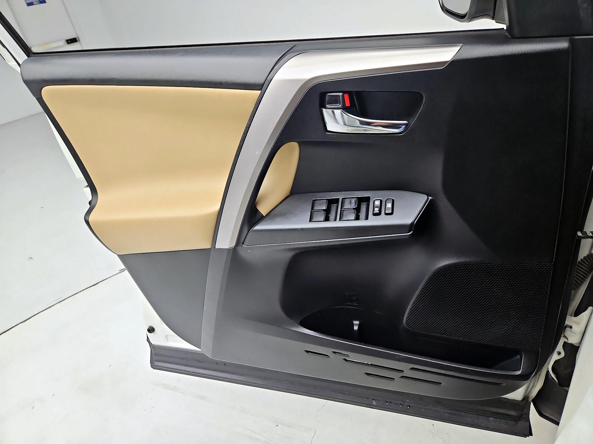 Thumbnail: 2017 Toyota RAV4 - 12