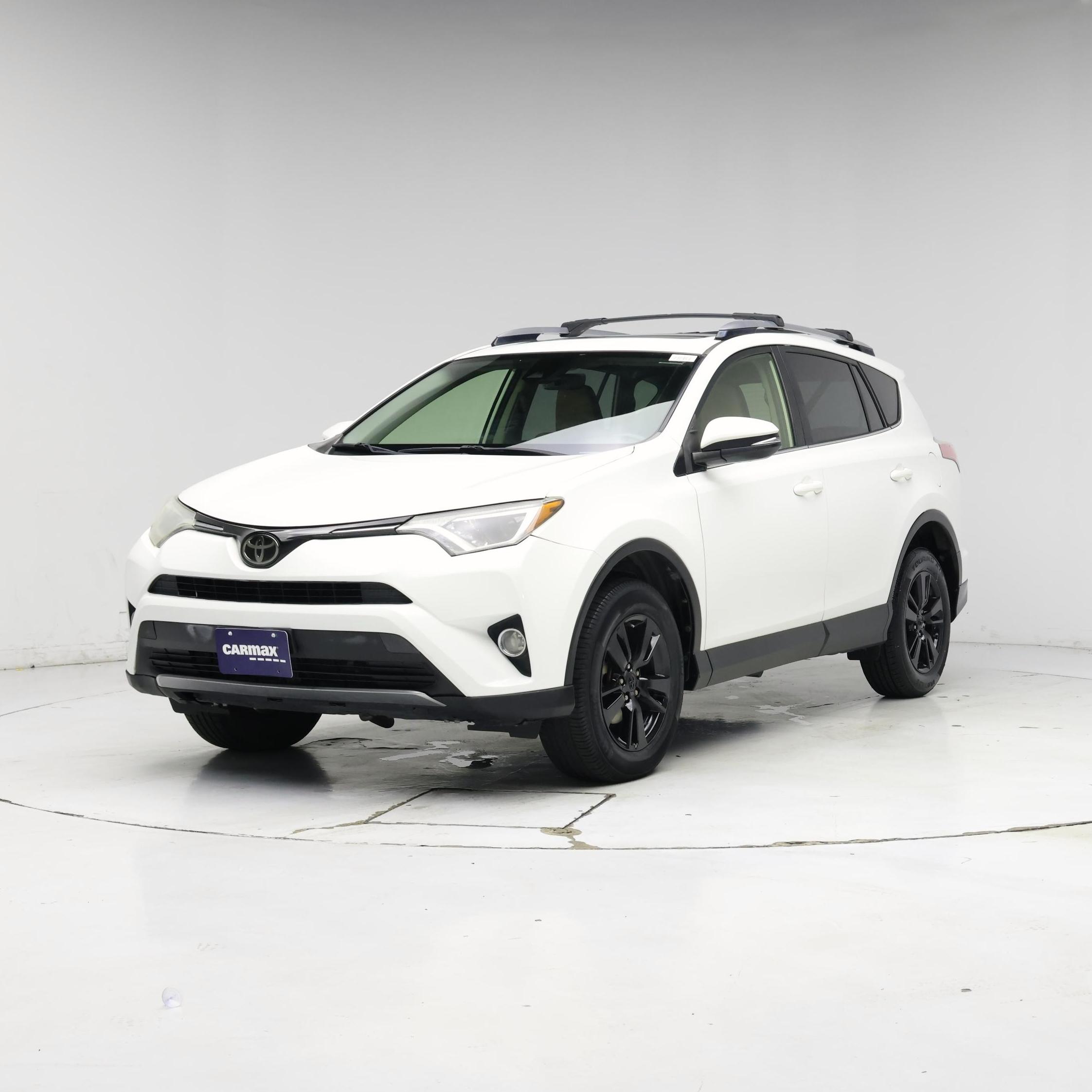Thumbnail: 2017 Toyota RAV4 - 4