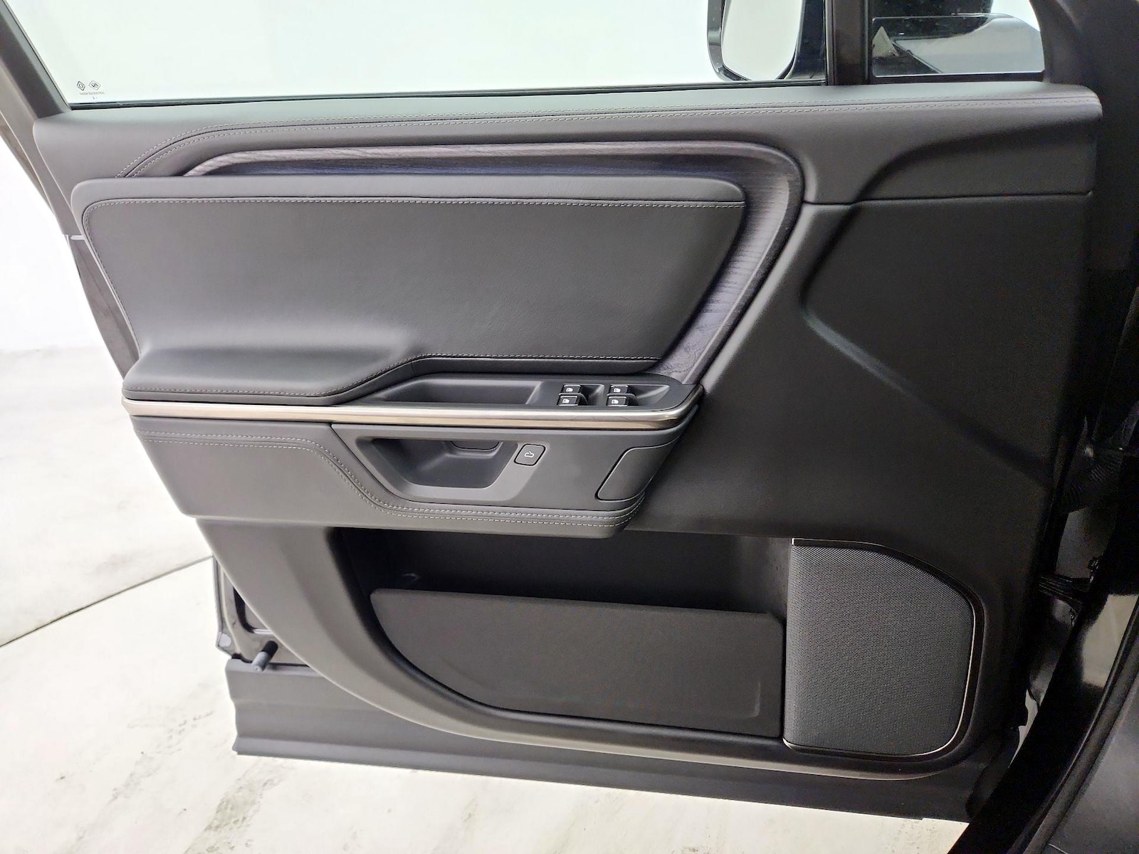 2025 Rivian R1S Adventure - Photo 13