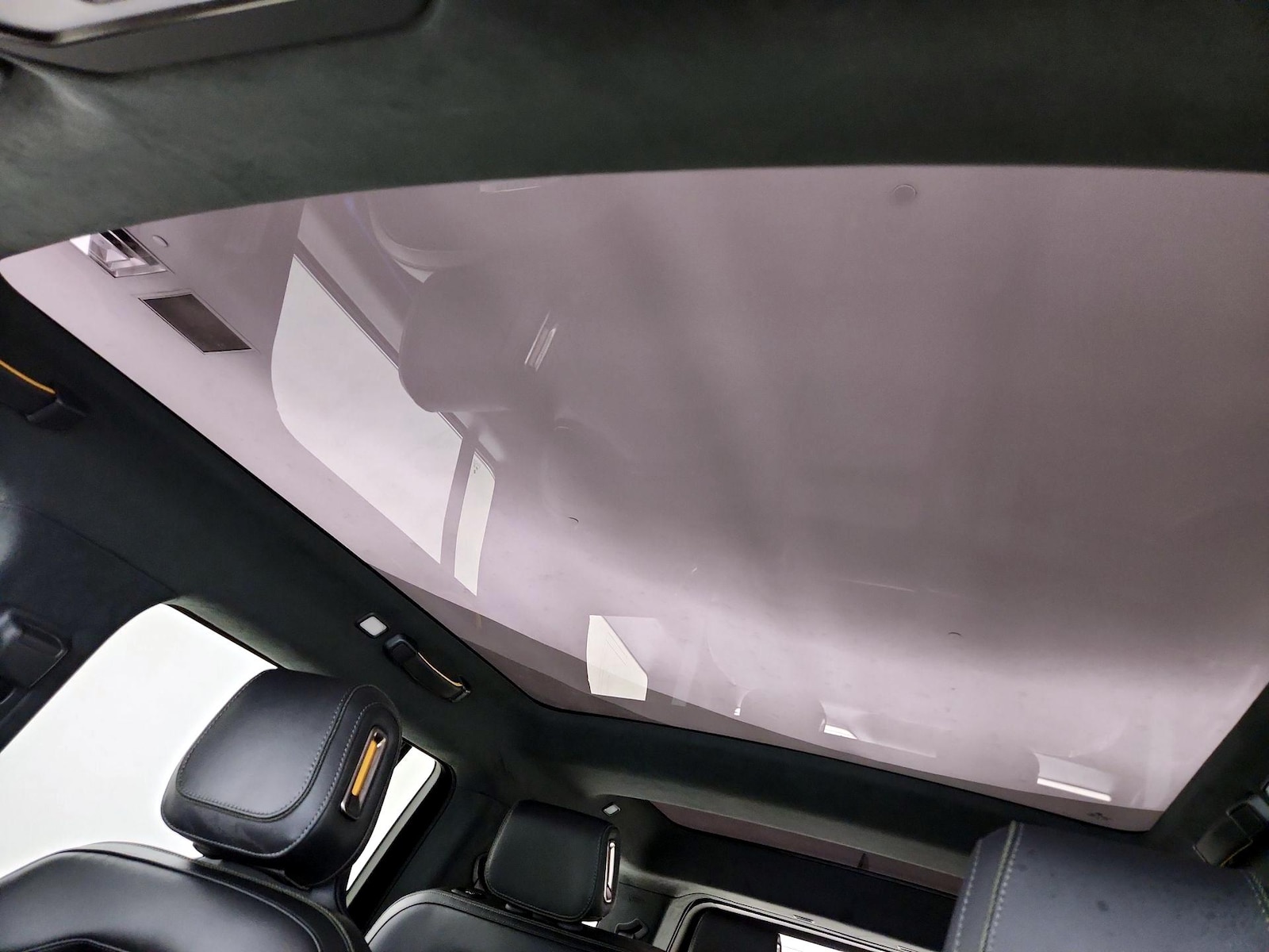2025 Rivian R1S Adventure - Photo 19