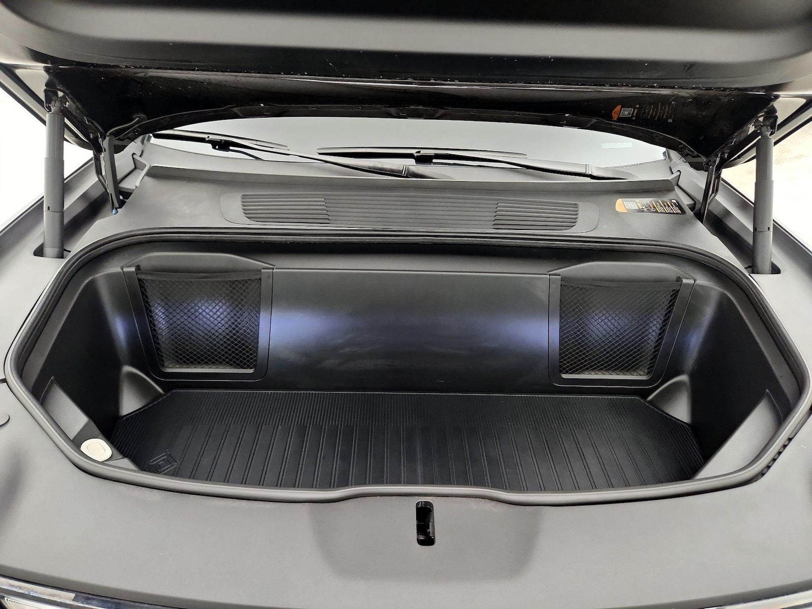 2025 Rivian R1S Adventure - Photo 24