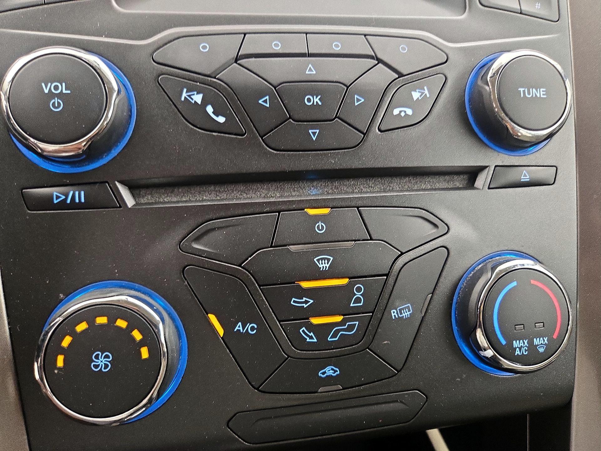 Thumbnail: 2017 Ford Fusion - 16