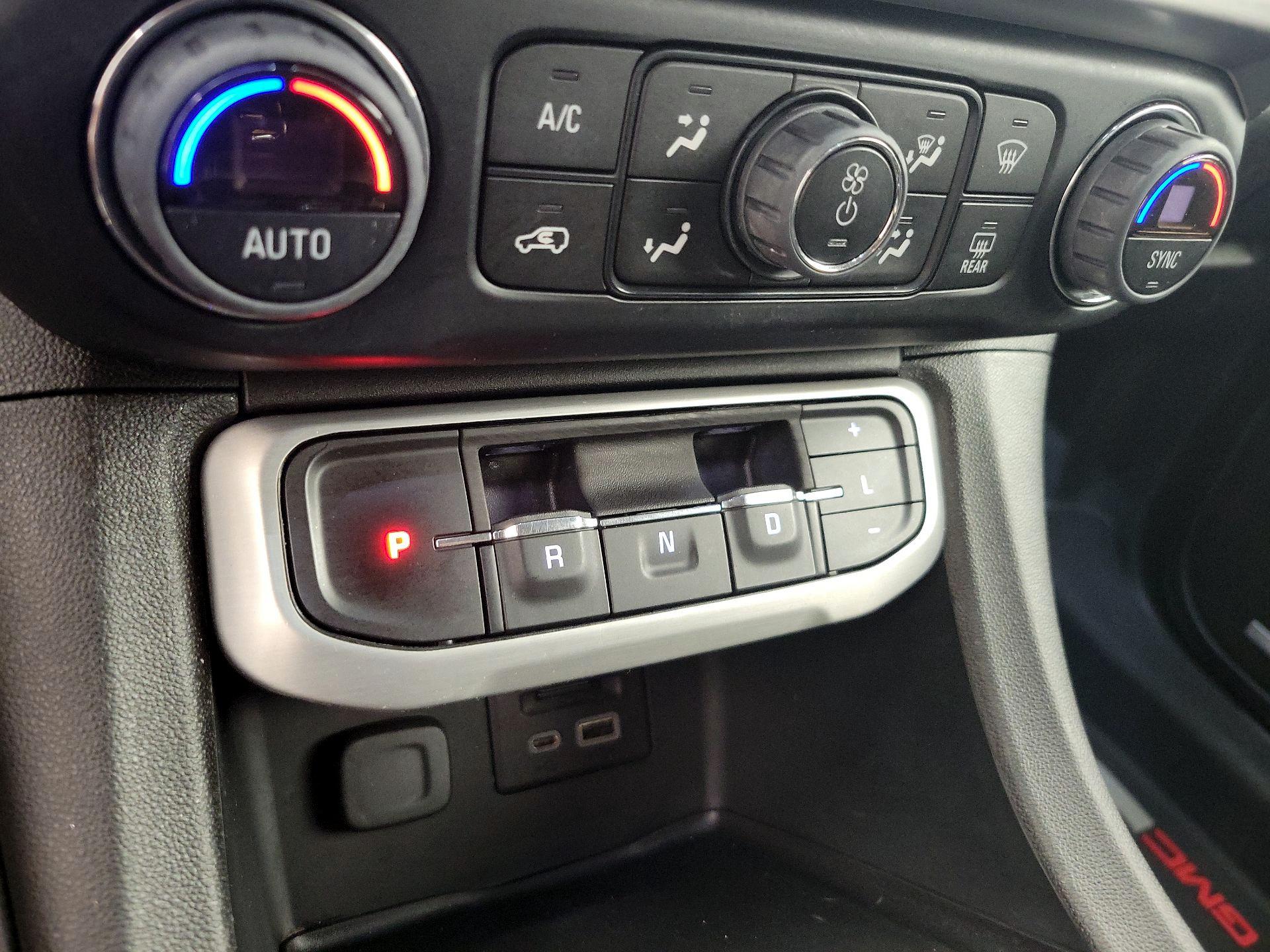 Thumbnail: 2023 GMC Acadia - 17