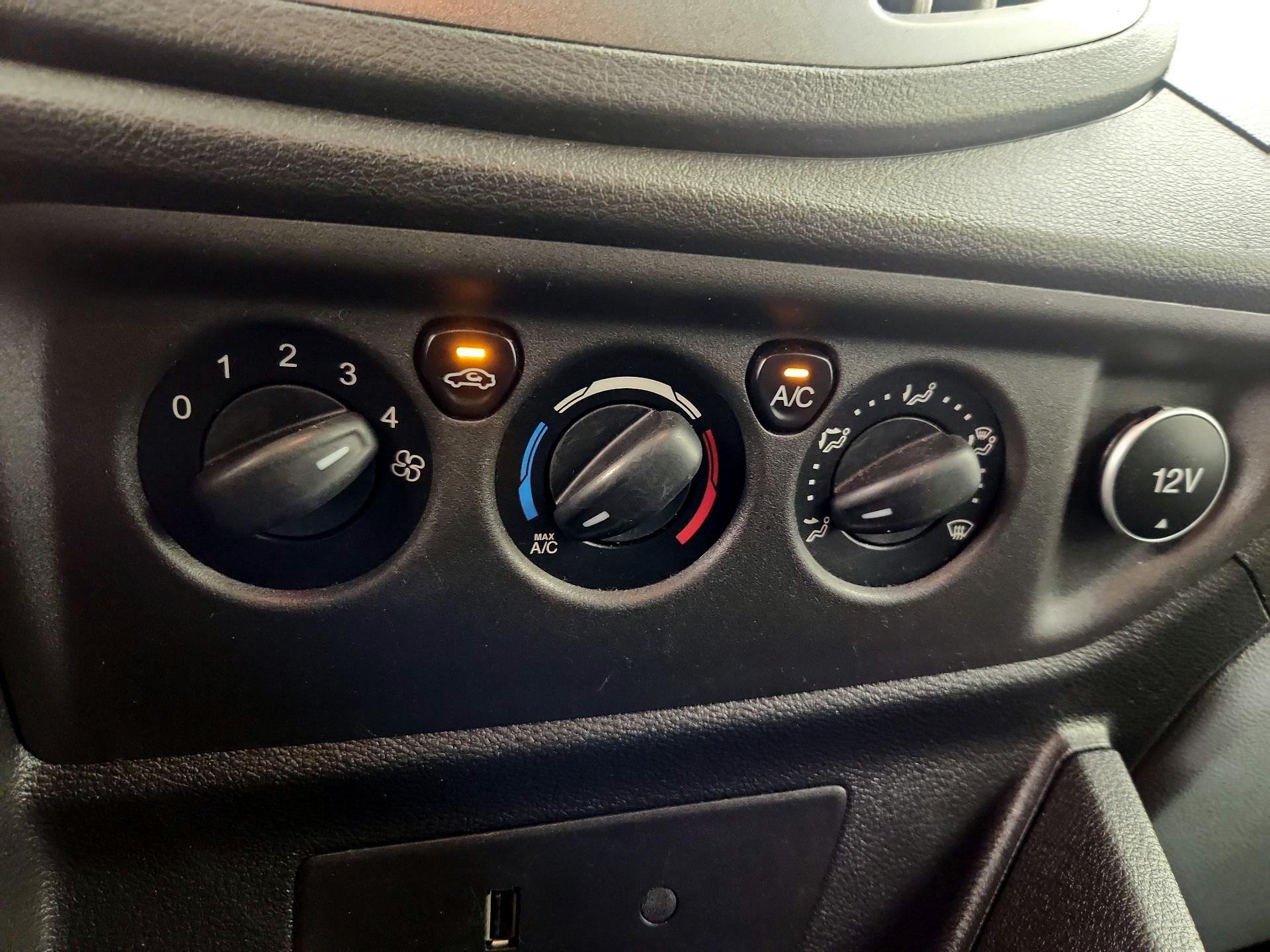 Thumbnail: 2018 Ford Transit Series - 16