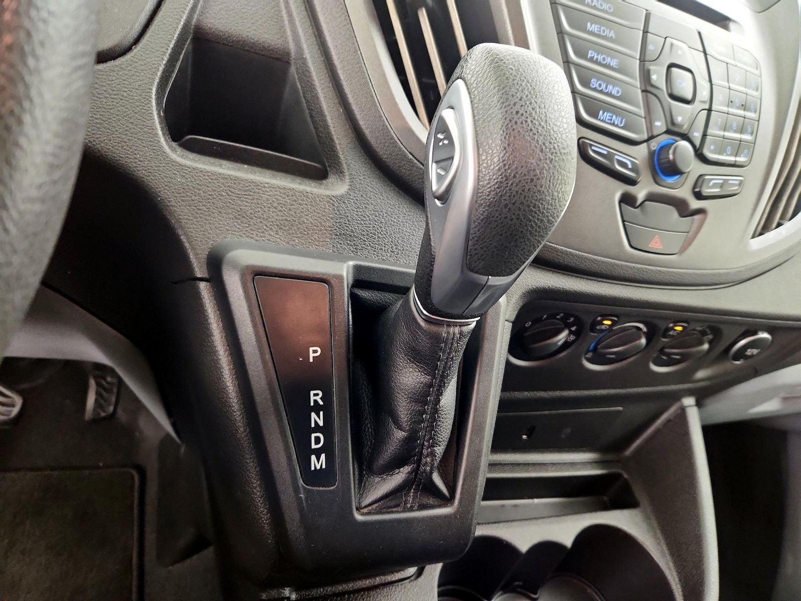 2018 Ford Transit Wagon XL - Photo 18