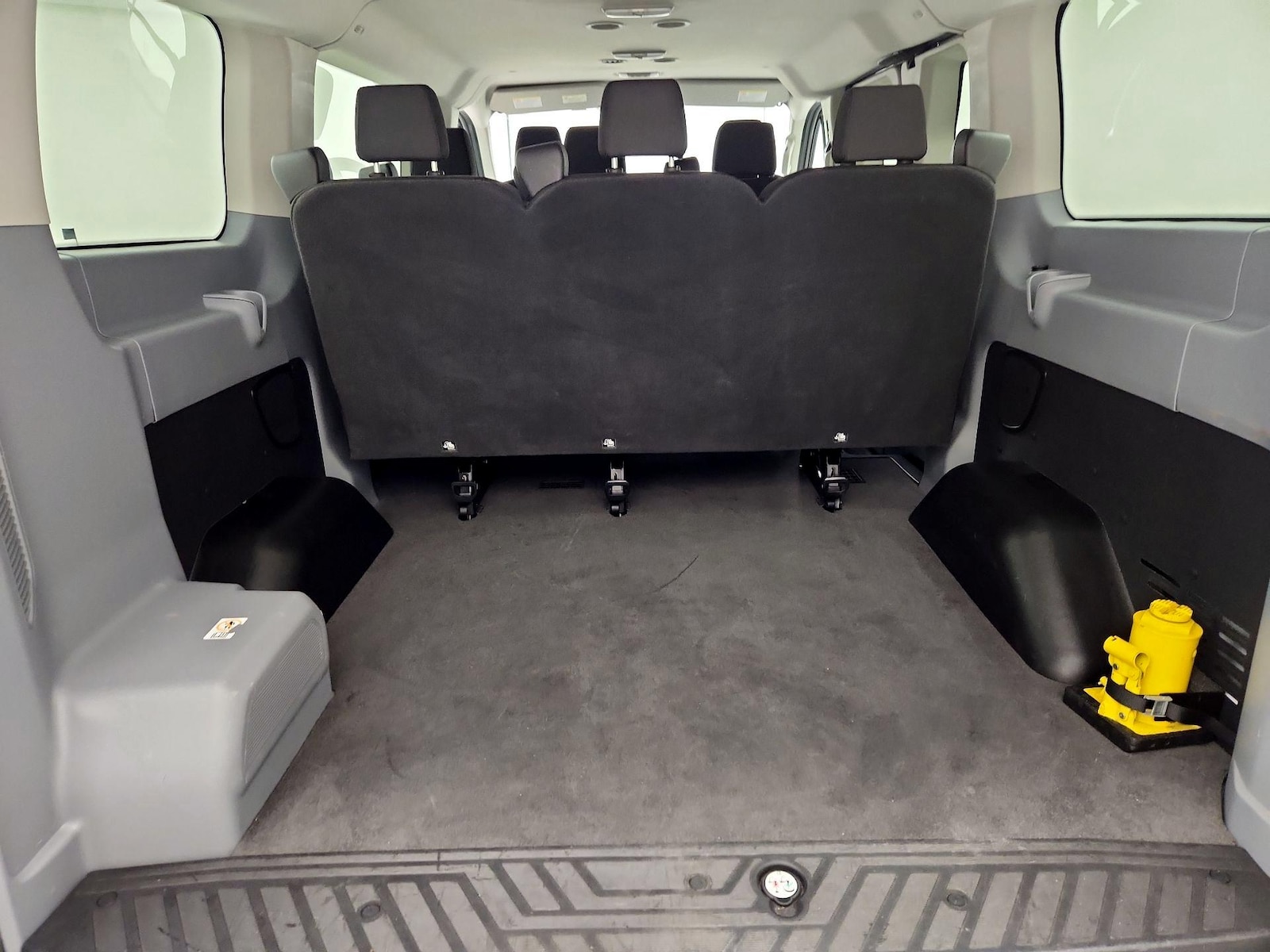 2018 Ford Transit Wagon XL - Photo 22