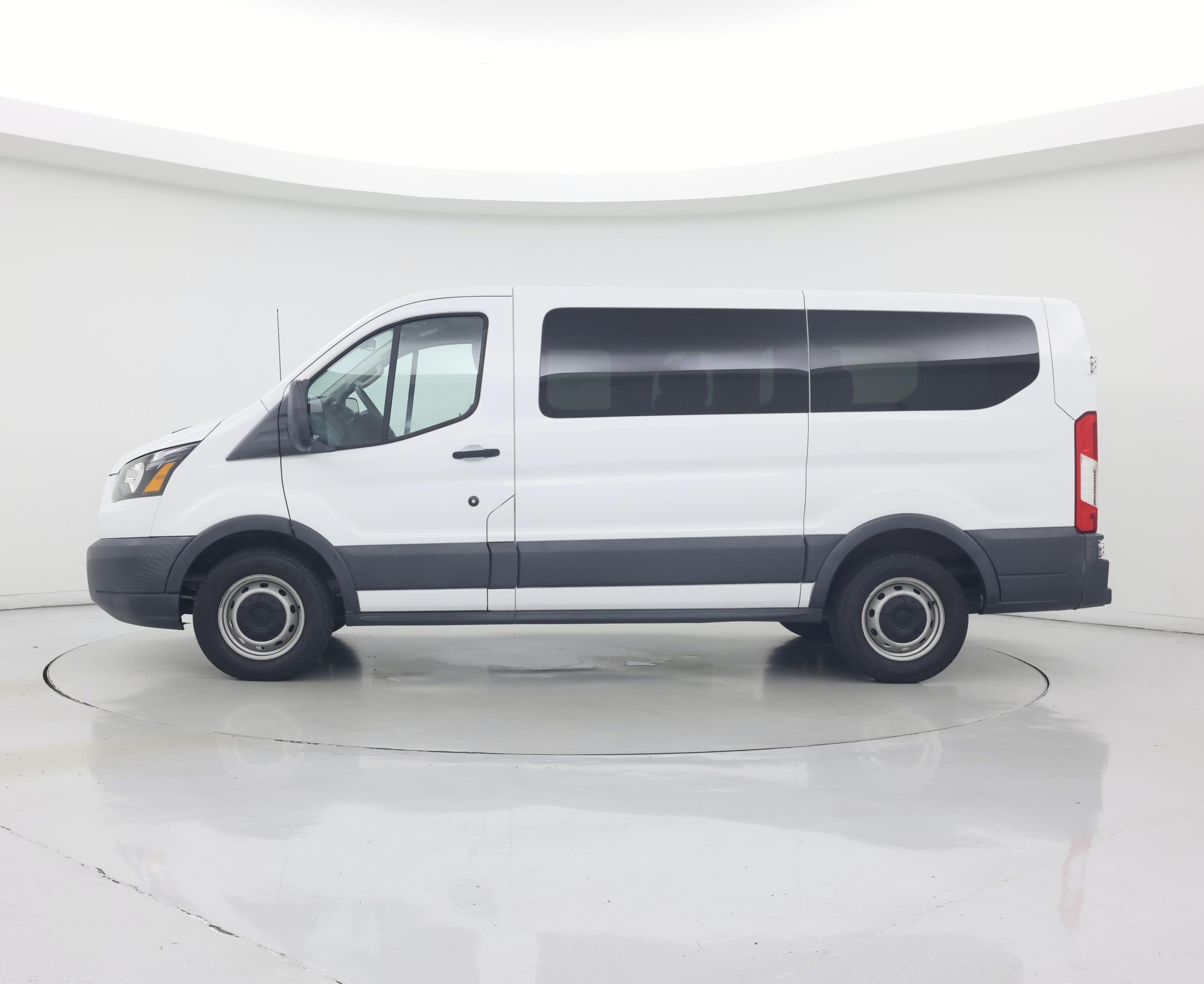 Thumbnail: 2018 Ford Transit Series - 3