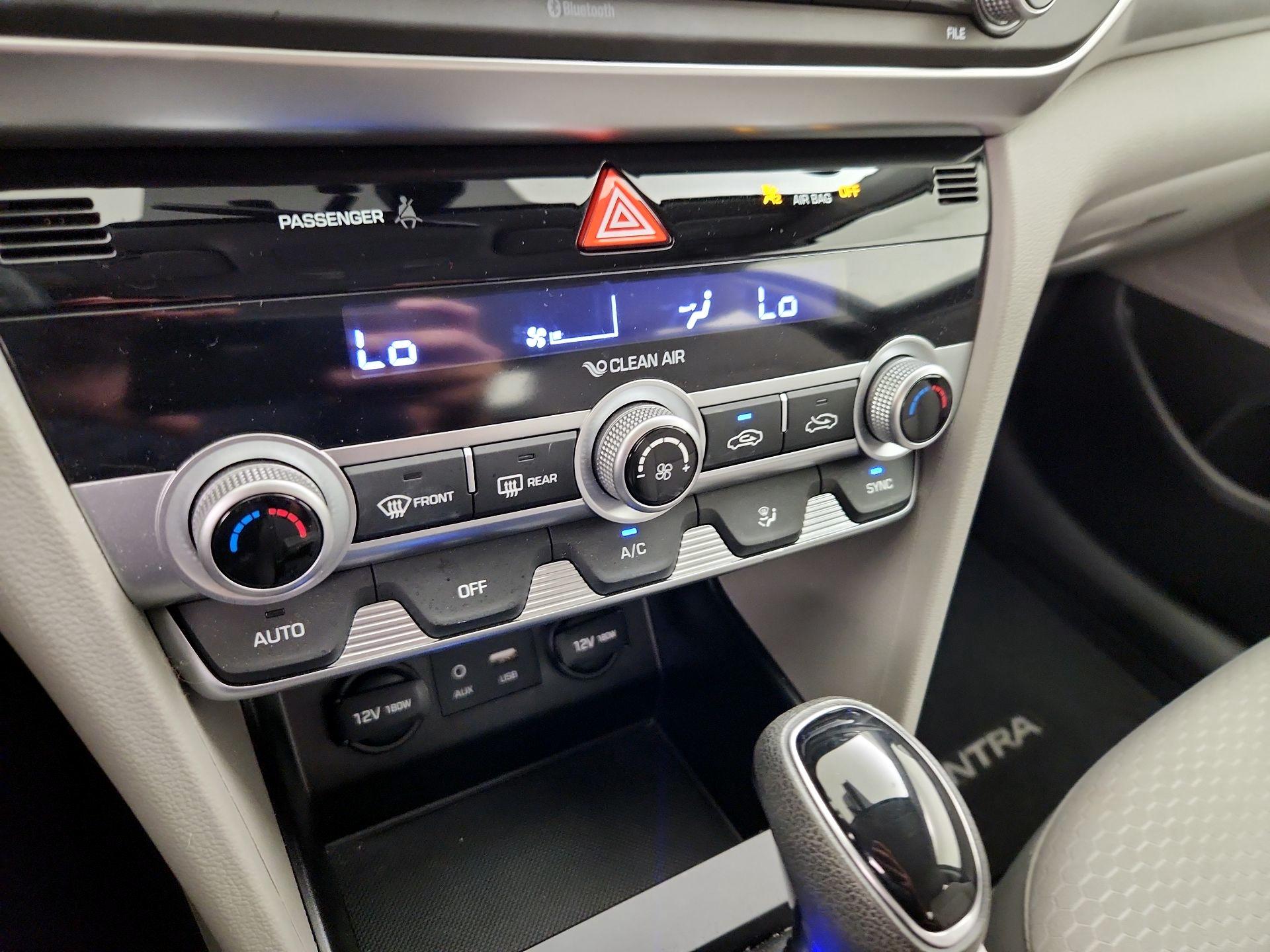 Thumbnail: 2020 Hyundai Elantra - 16