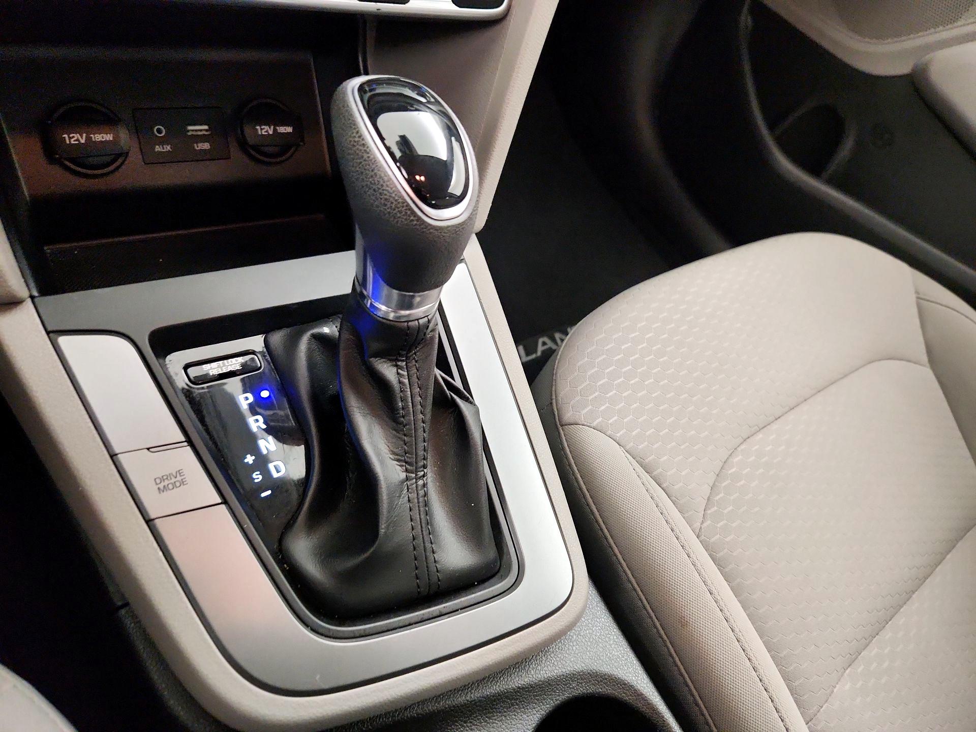 Thumbnail: 2020 Hyundai Elantra - 17
