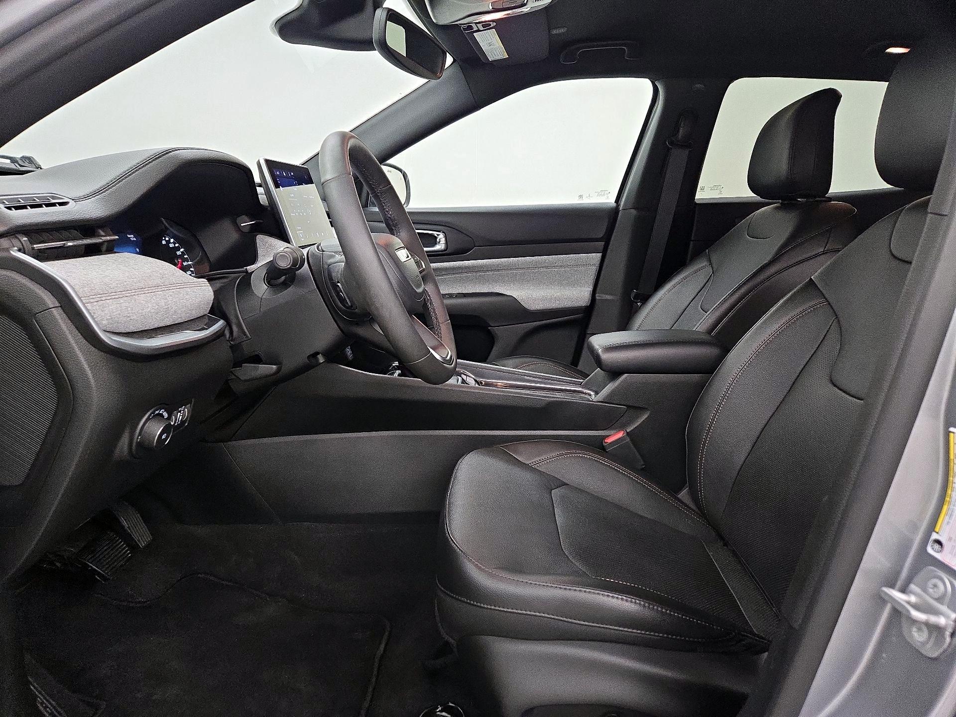 Thumbnail: 2023 Jeep Compass - 11