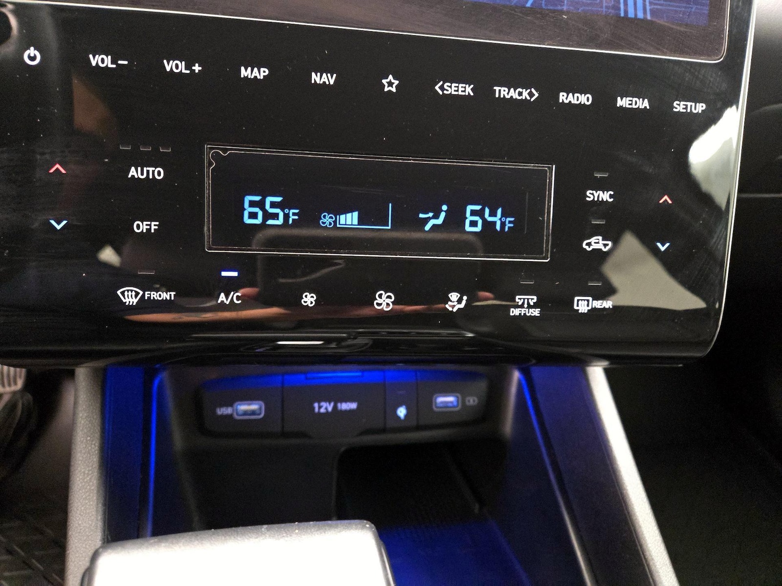 2023 Hyundai Santa Cruz Limited - Photo 18