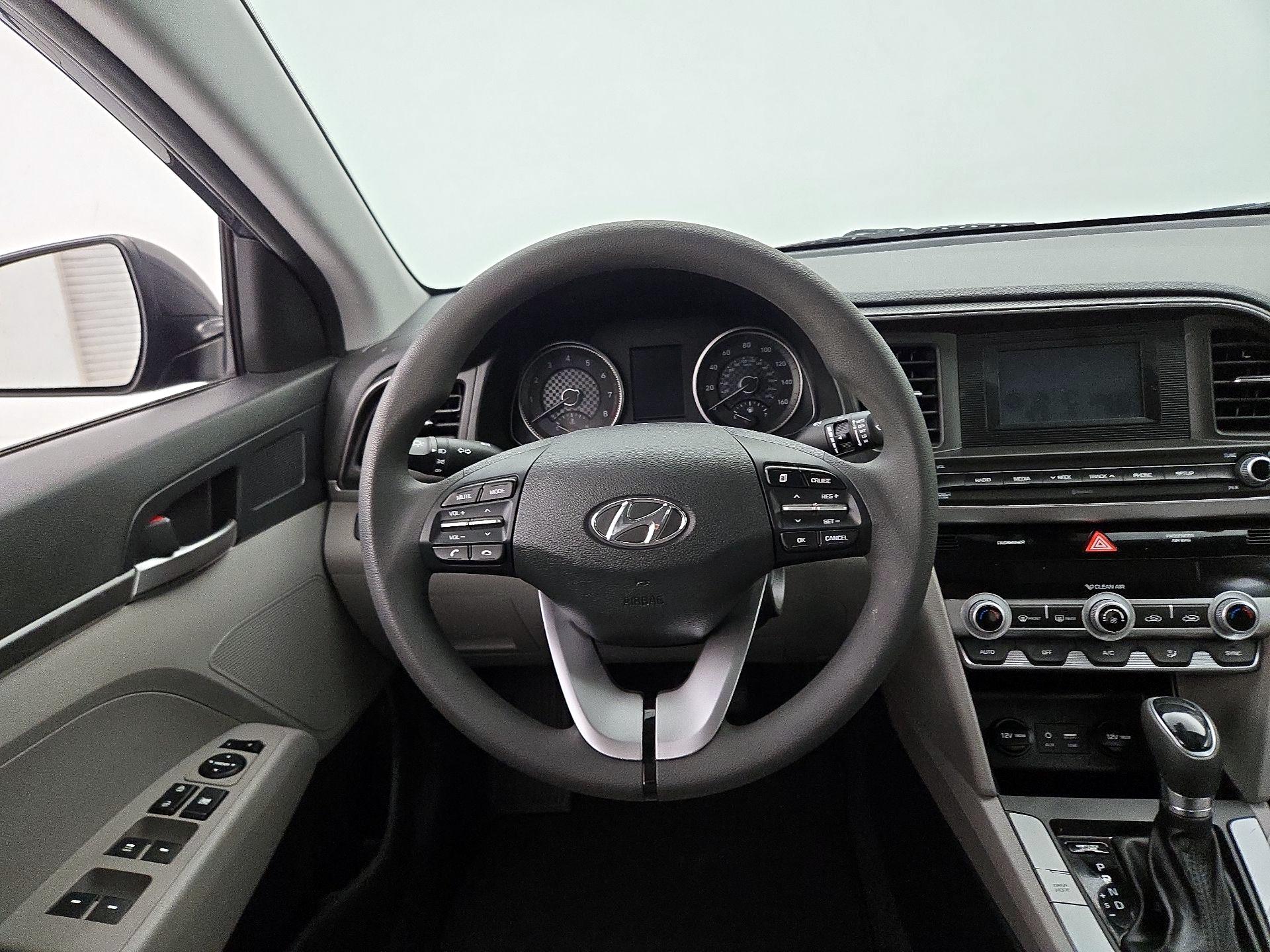 Thumbnail: 2020 Hyundai Elantra - 10