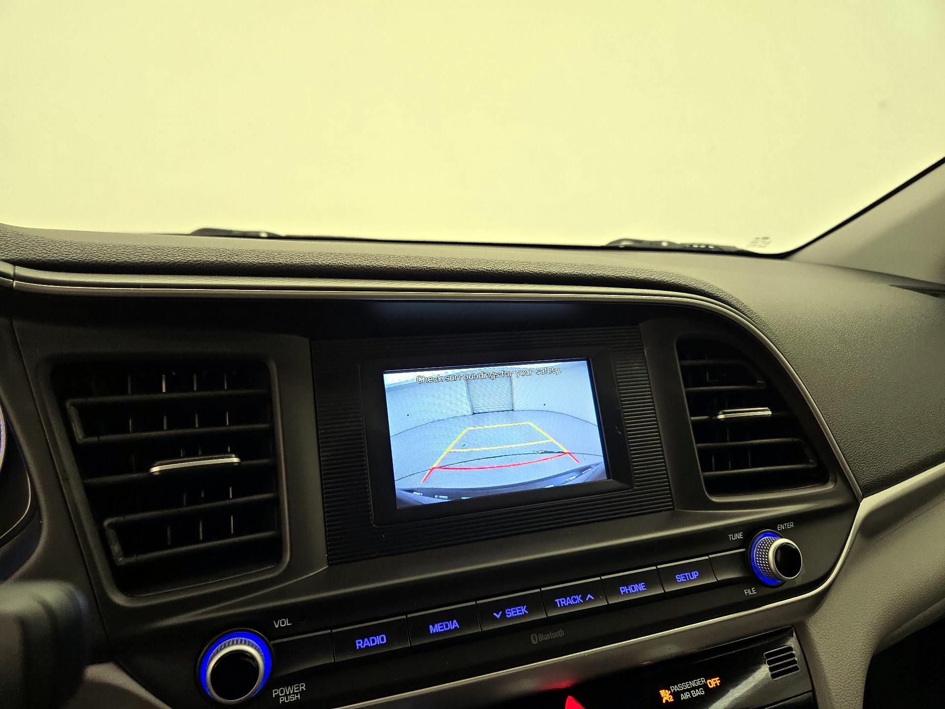 Thumbnail: 2020 Hyundai Elantra - 14