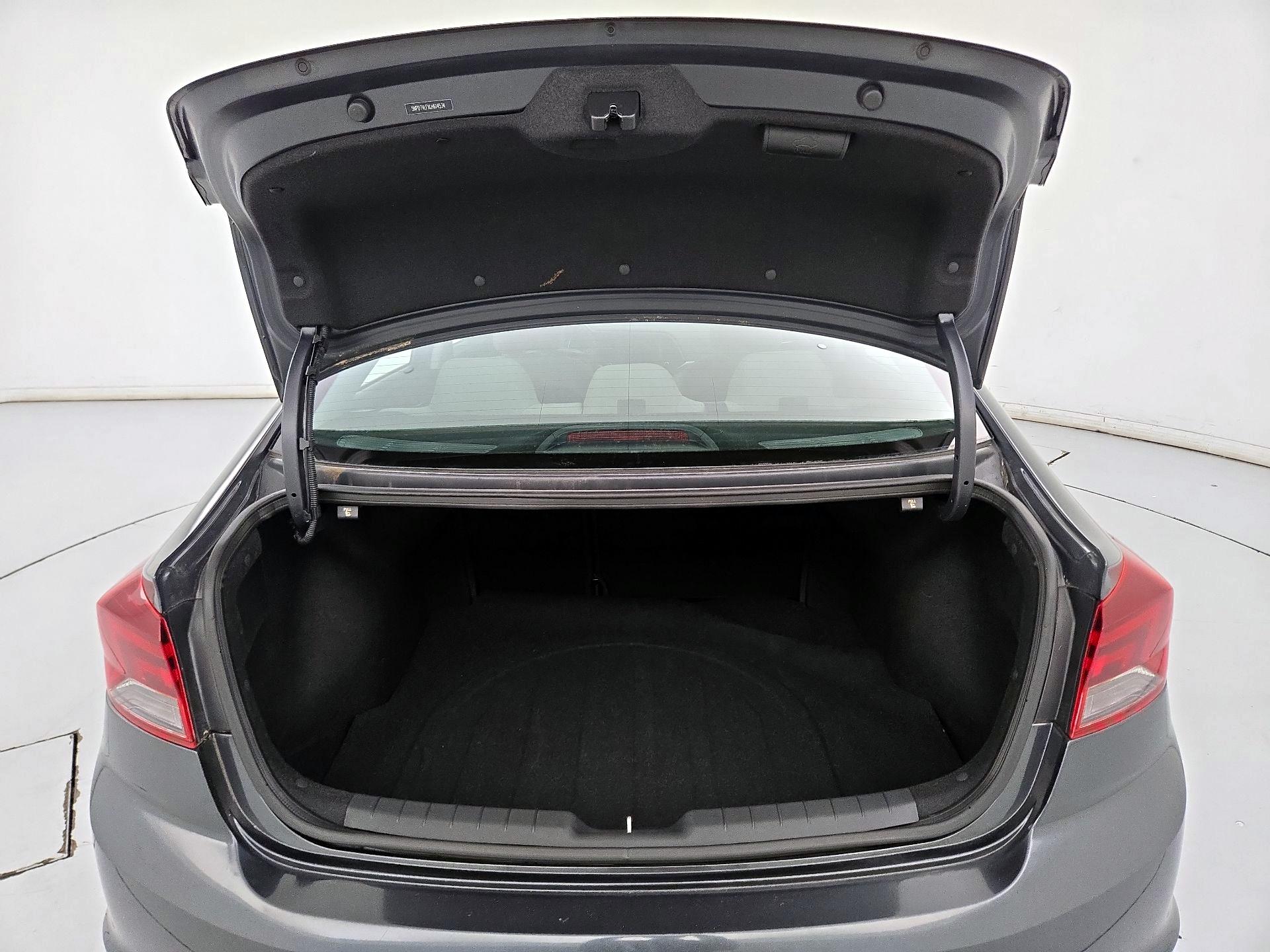 Thumbnail: 2020 Hyundai Elantra - 20