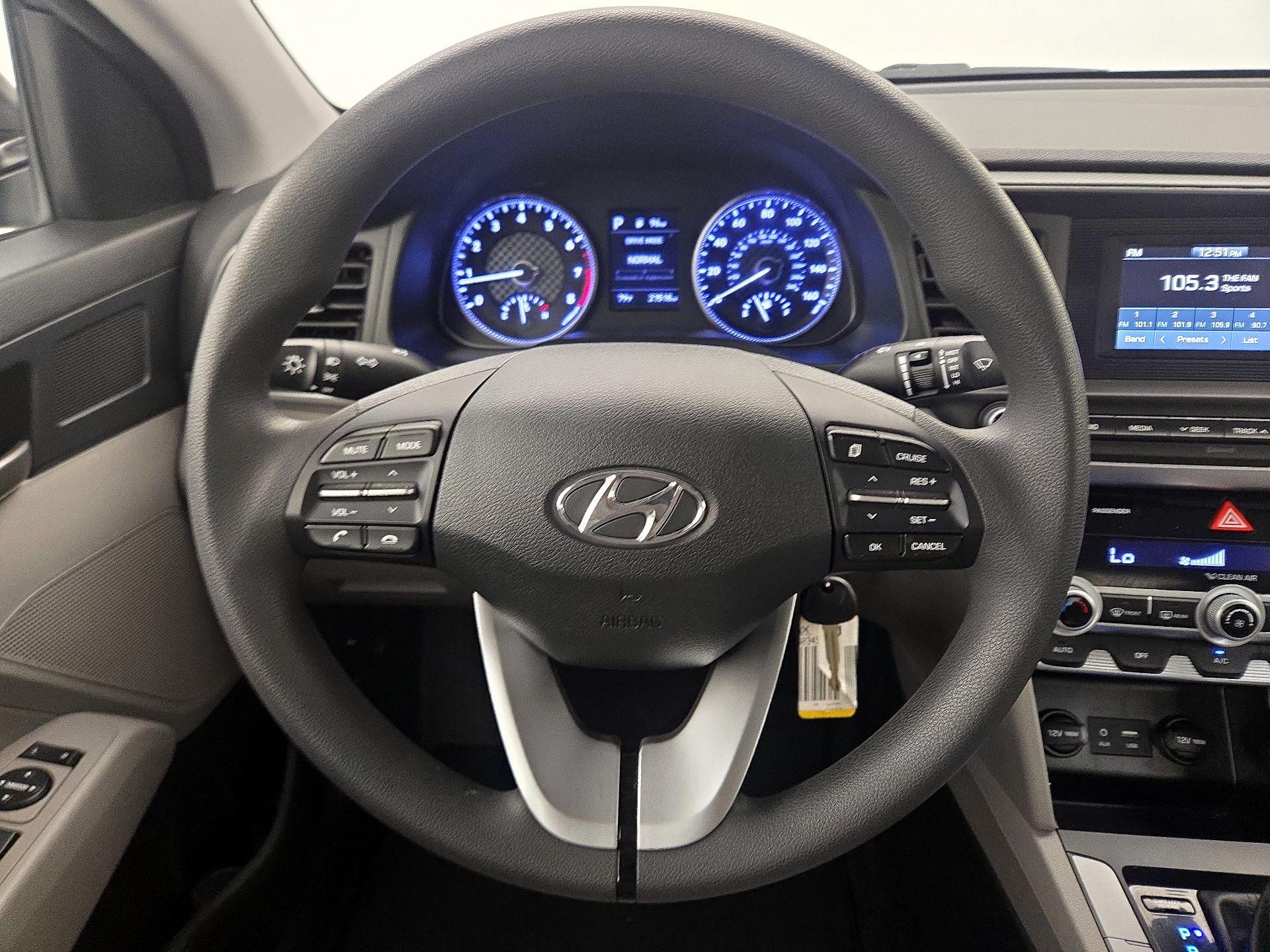 Thumbnail: 2020 Hyundai Elantra - 10