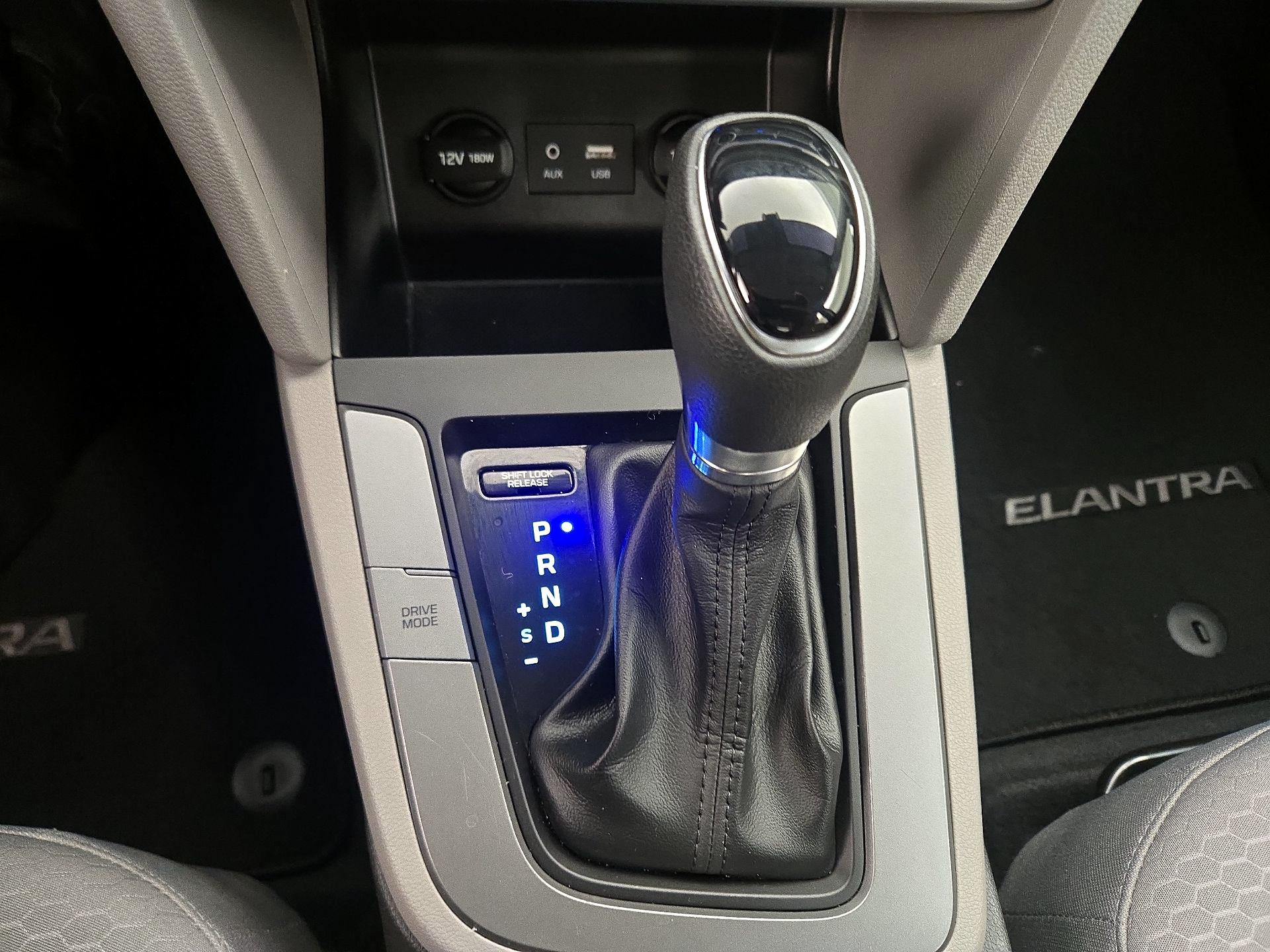 Thumbnail: 2020 Hyundai Elantra - 17