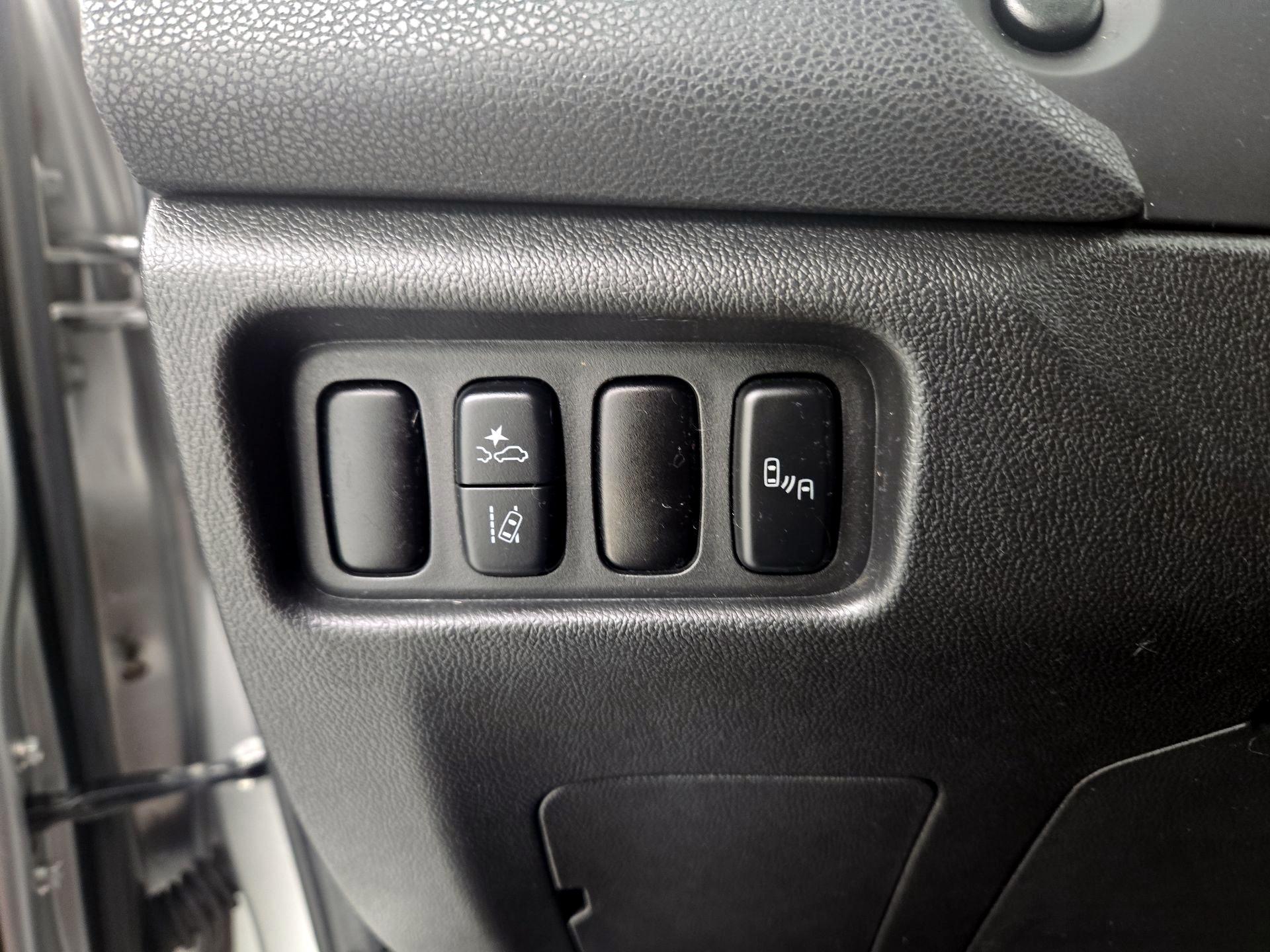 Thumbnail: 2021 Mitsubishi Outlander Sport - 13
