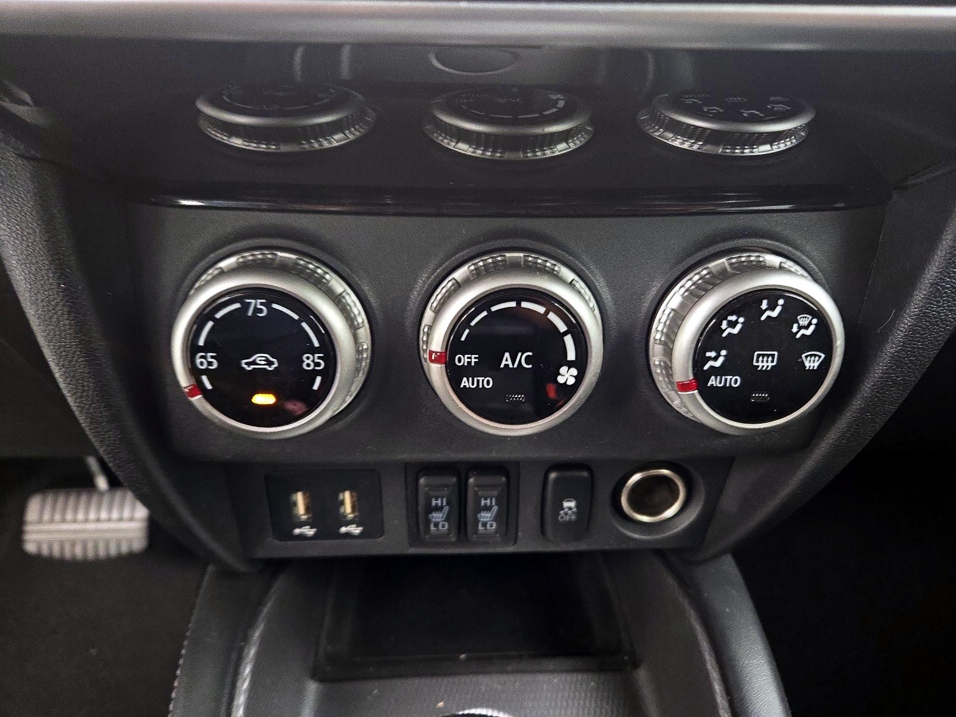 Thumbnail: 2021 Mitsubishi Outlander Sport - 16