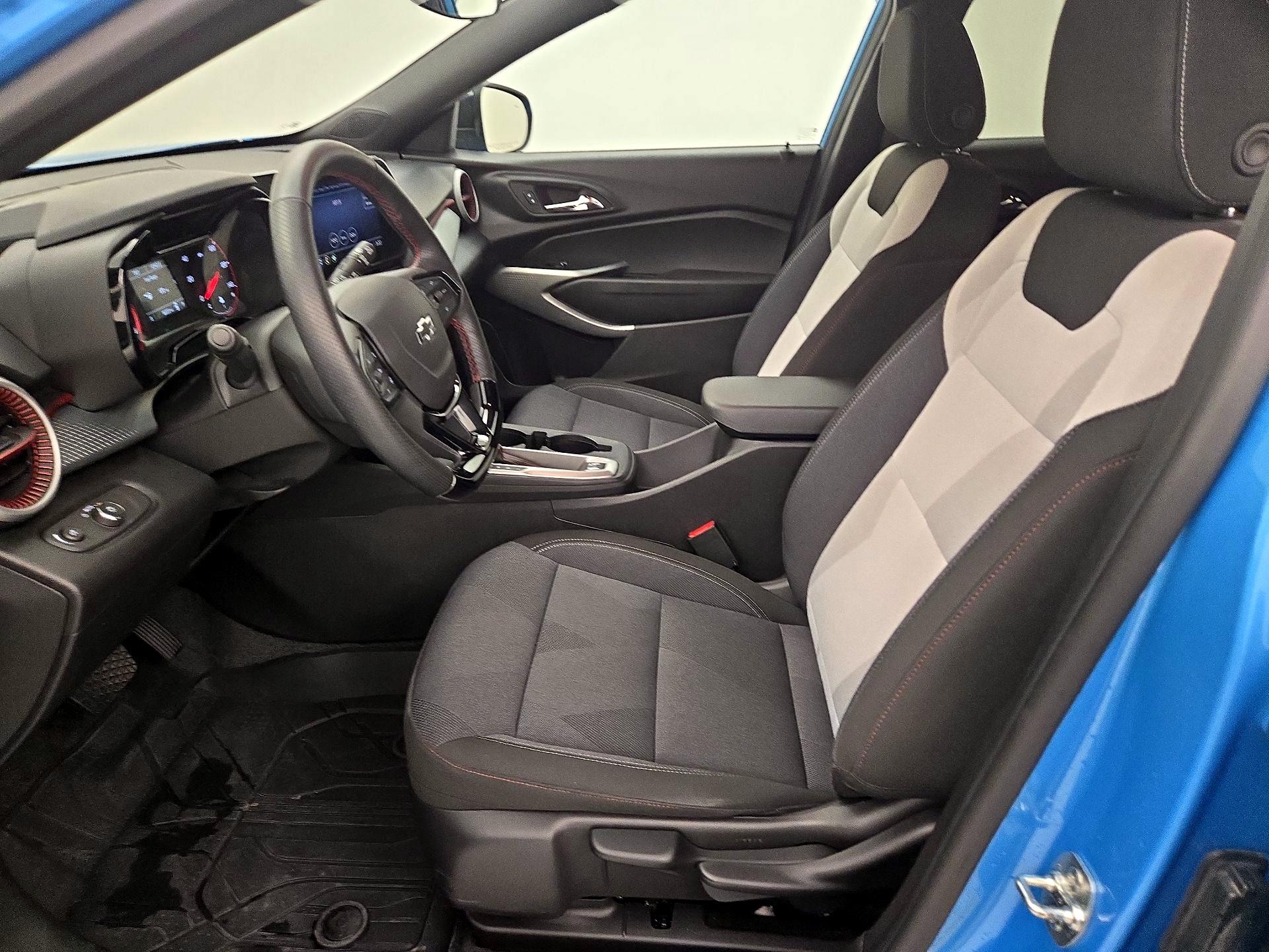 Thumbnail: 2025 Chevrolet Trax - 11