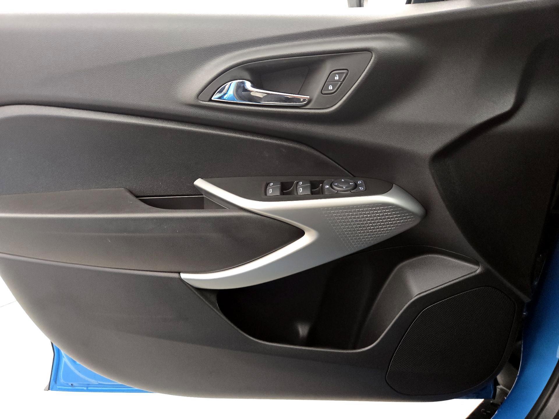Thumbnail: 2025 Chevrolet Trax - 12