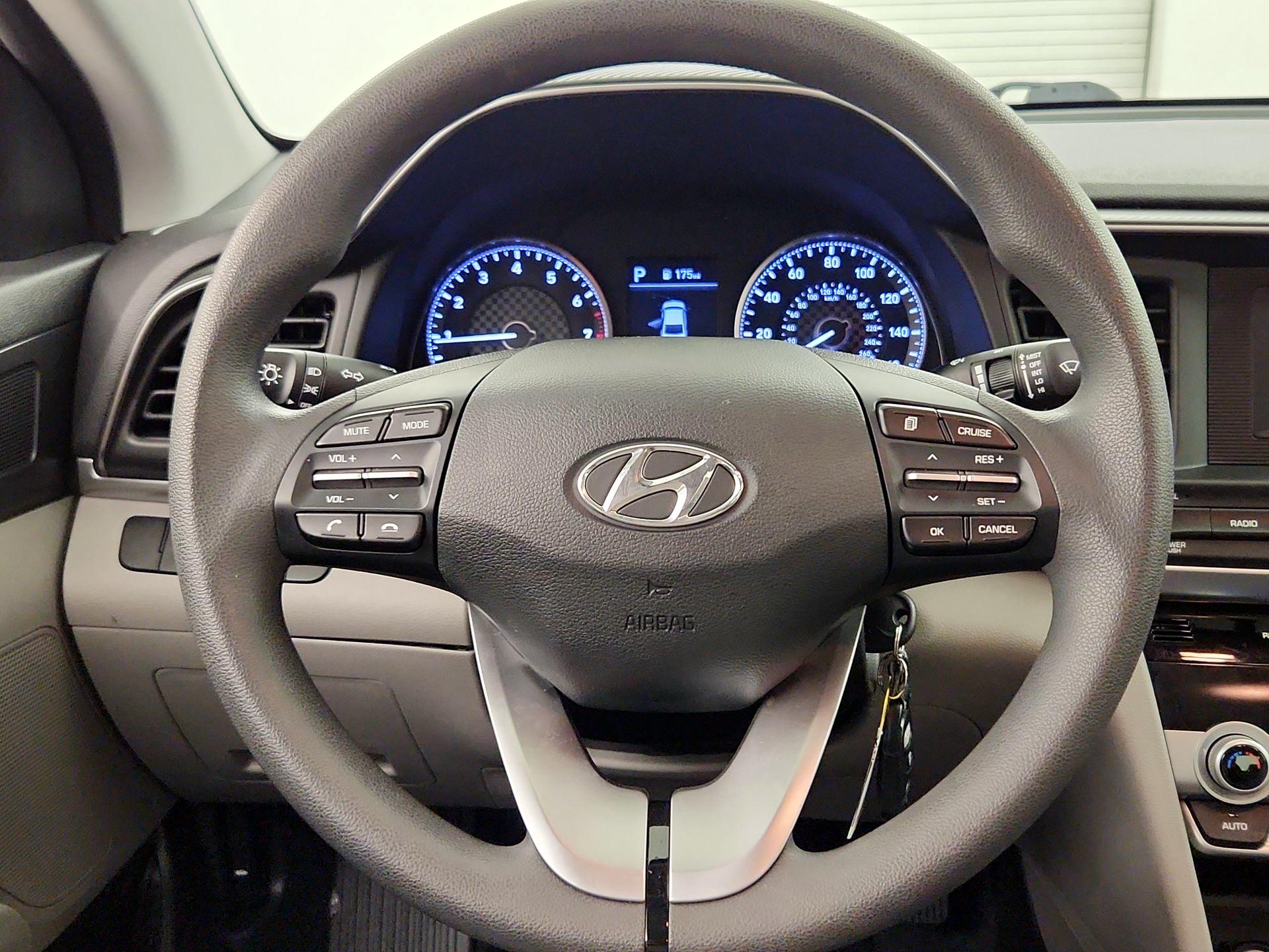 Thumbnail: 2020 Hyundai Elantra - 10