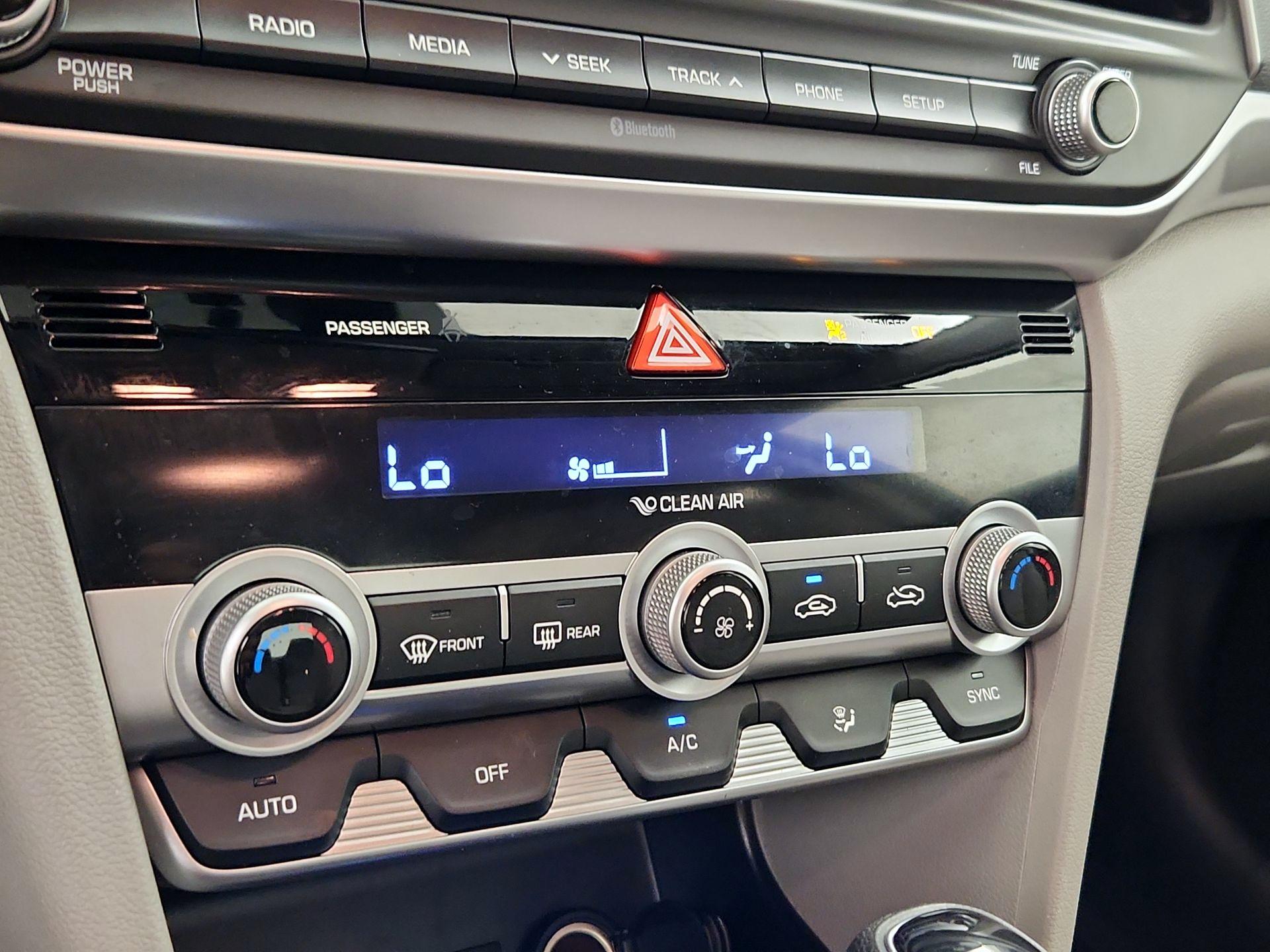 Thumbnail: 2020 Hyundai Elantra - 16