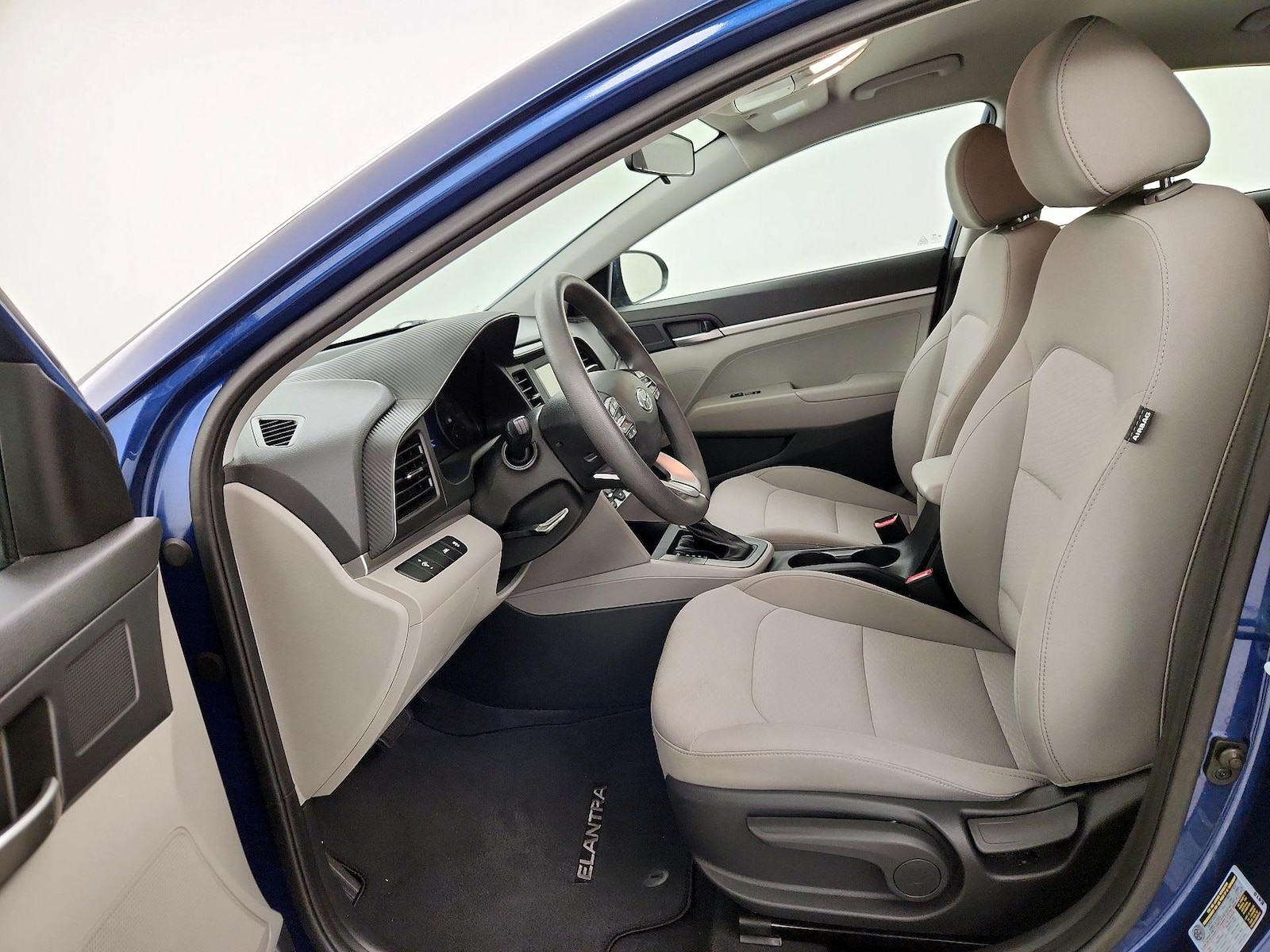 2020 Hyundai Elantra SE - Photo 12
