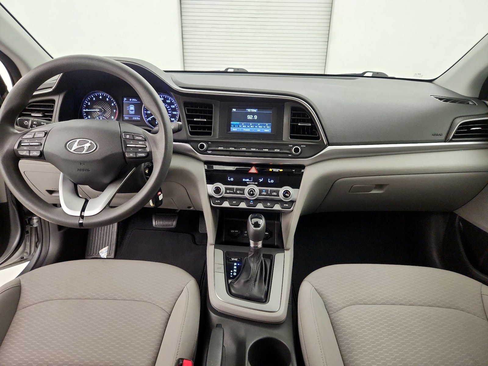2020 Hyundai Elantra SE - Photo 10