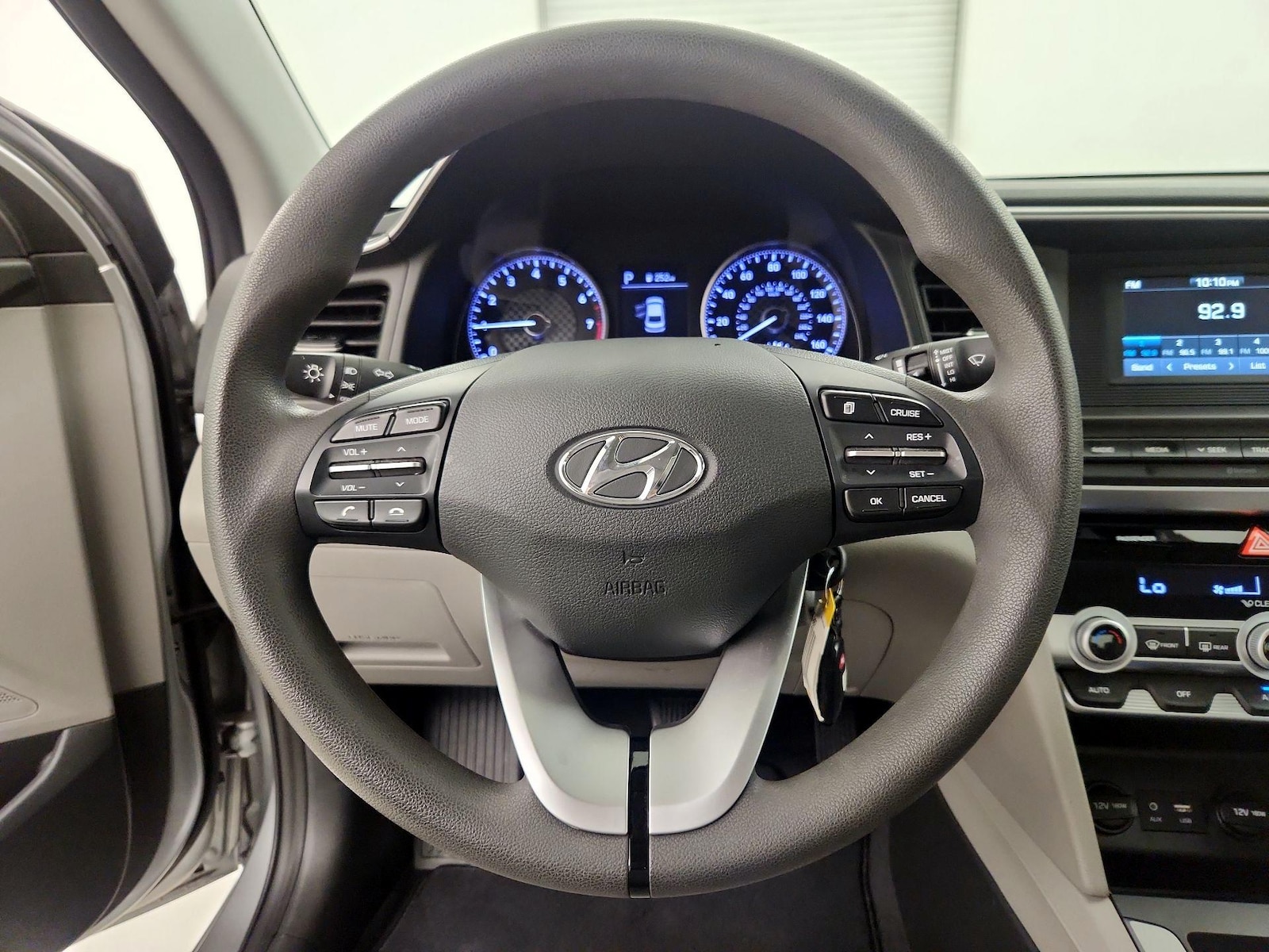 2020 Hyundai Elantra SE - Photo 11