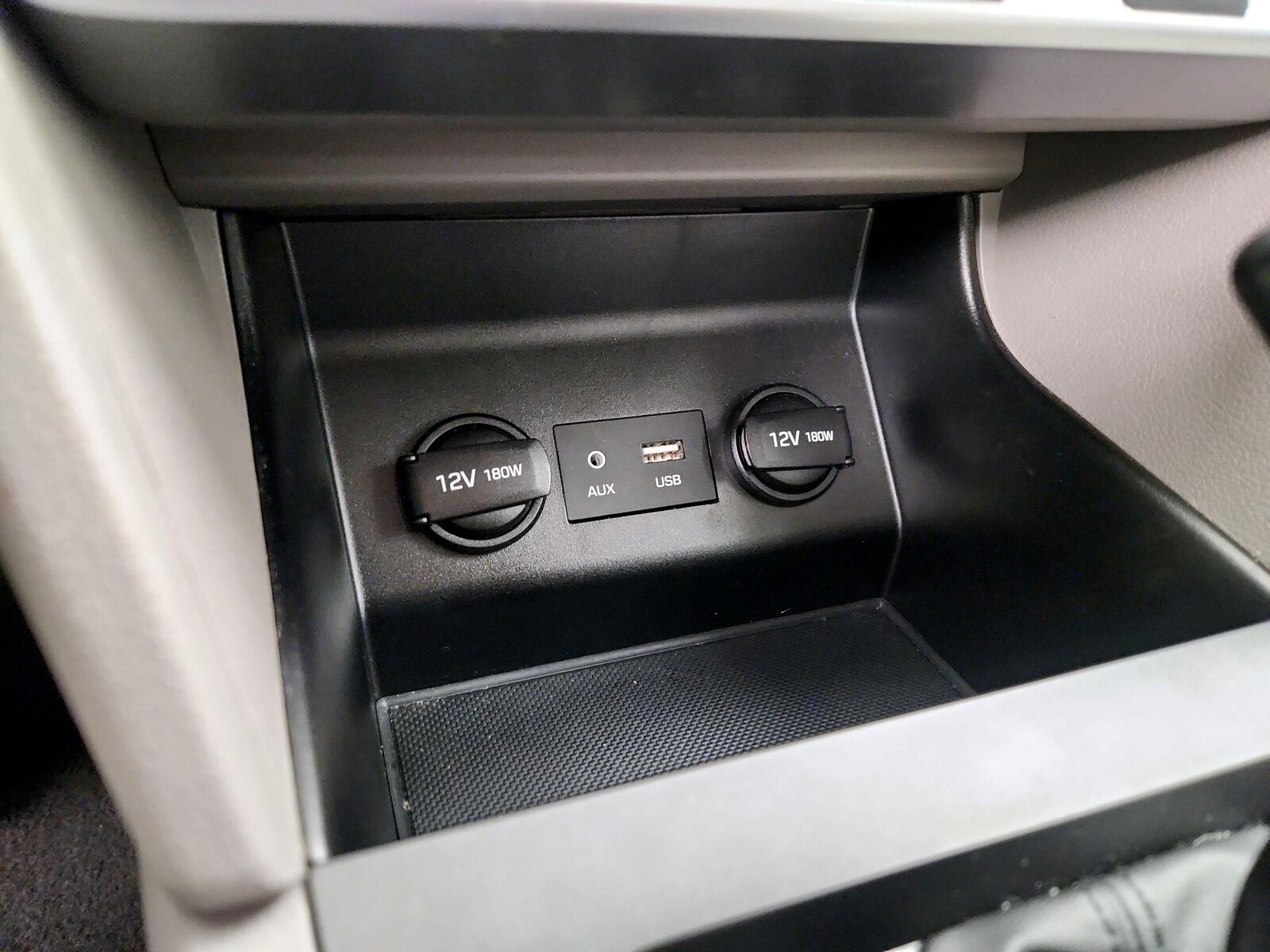 2020 Hyundai Elantra SE - Photo 19