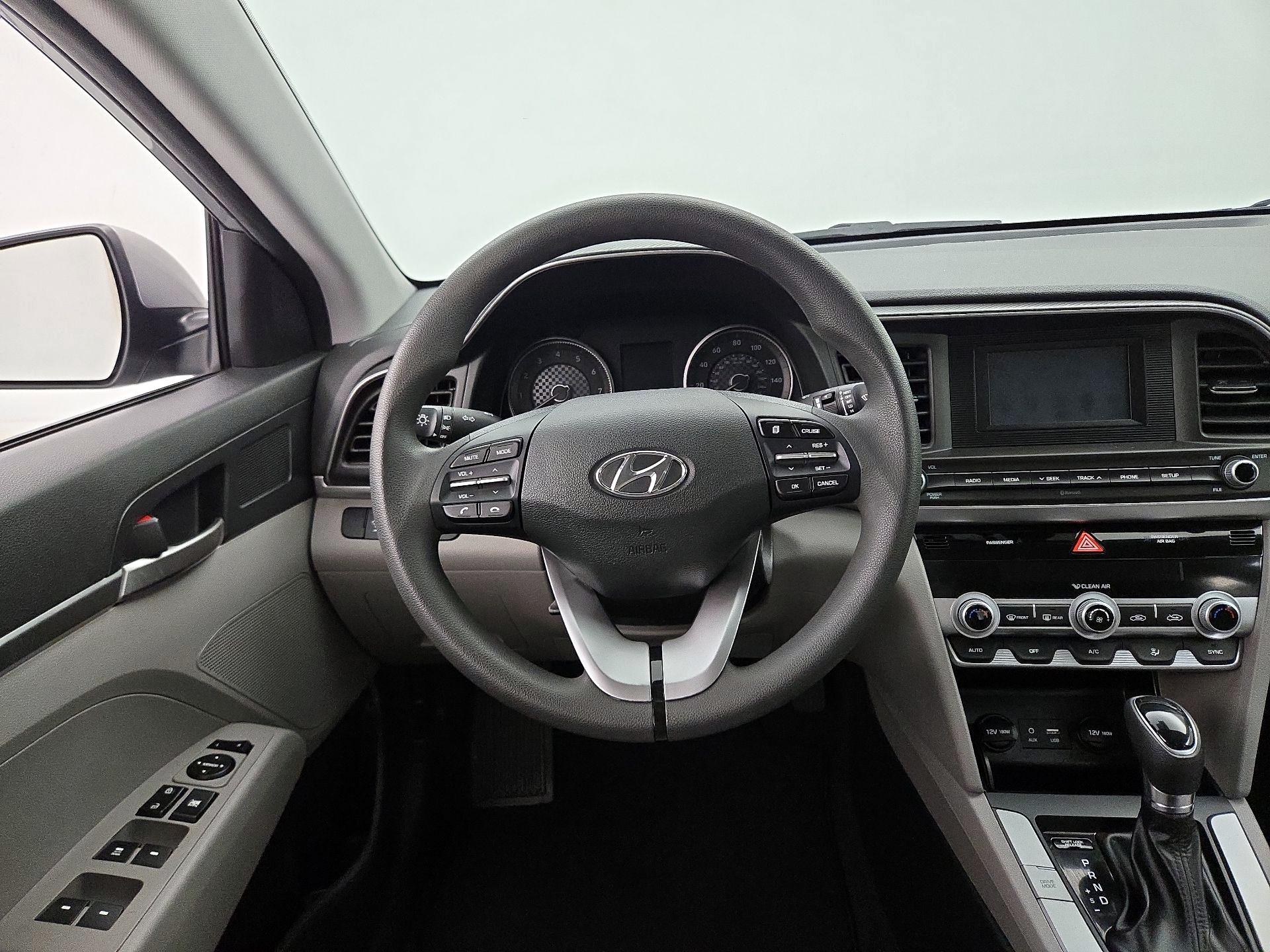 Thumbnail: 2020 Hyundai Elantra - 10