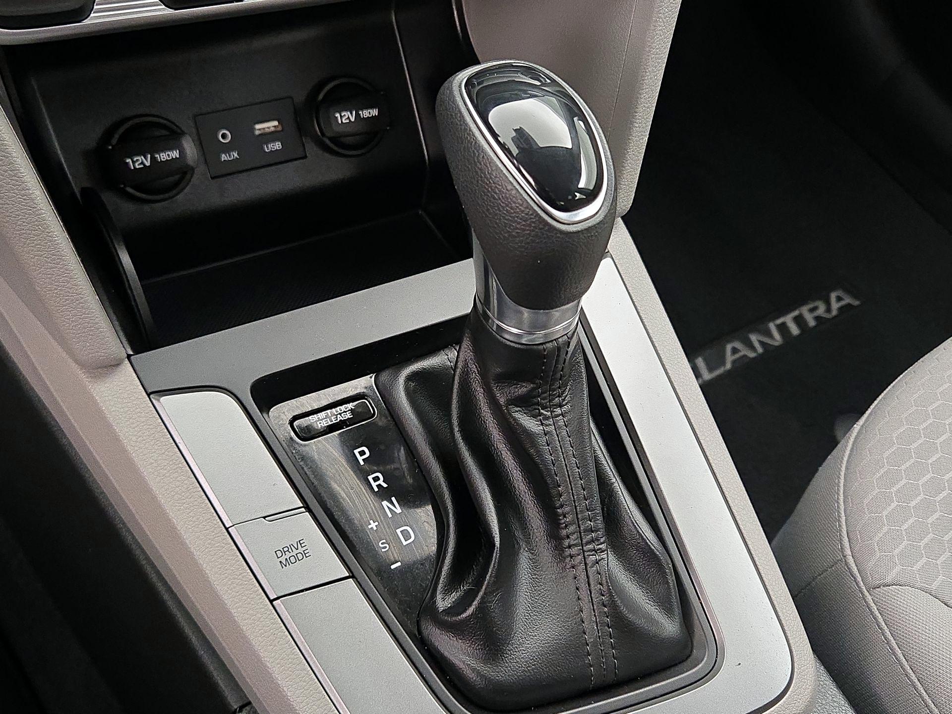 Thumbnail: 2020 Hyundai Elantra - 17