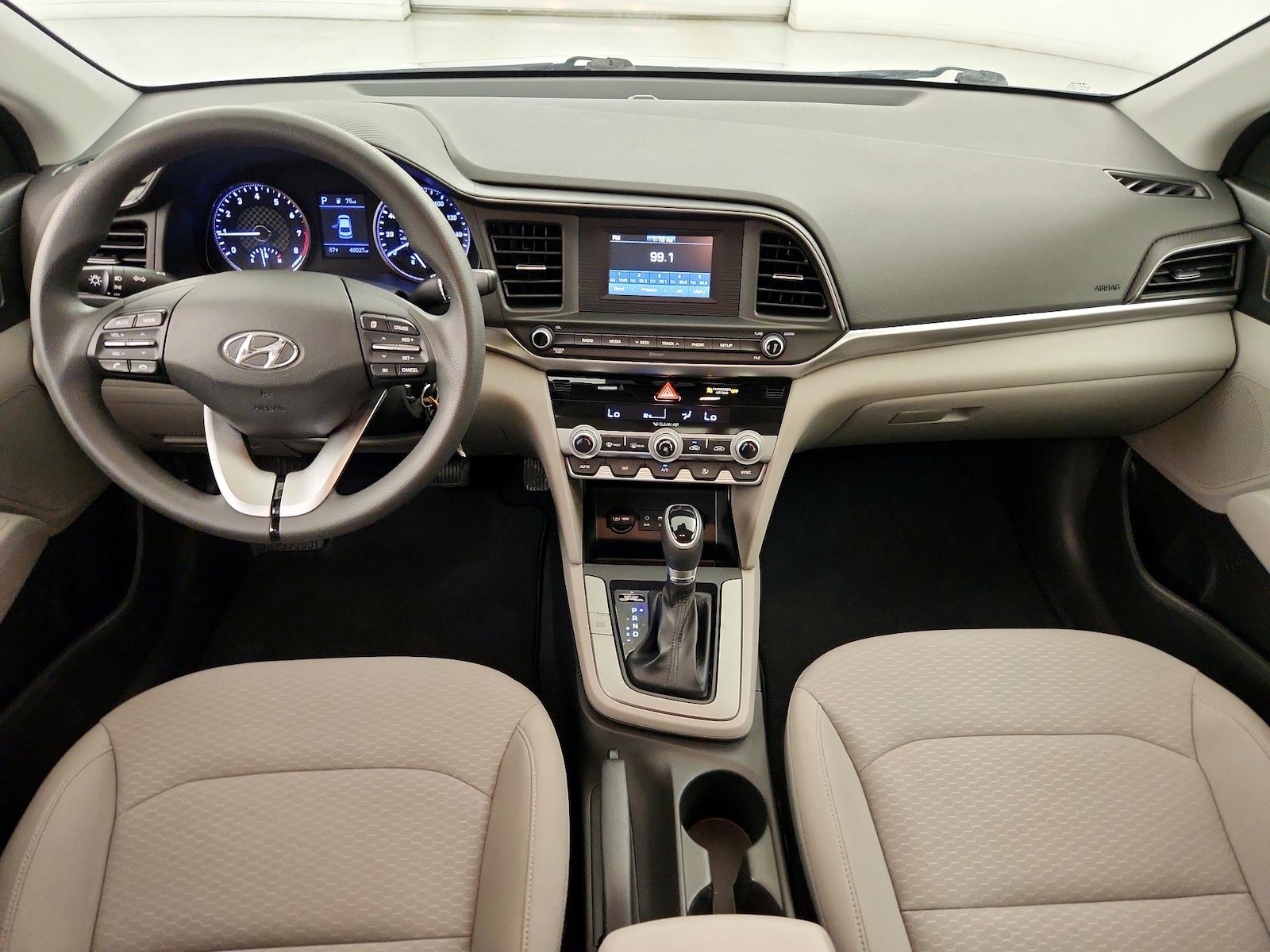 2020 Hyundai Elantra SE - Photo 10