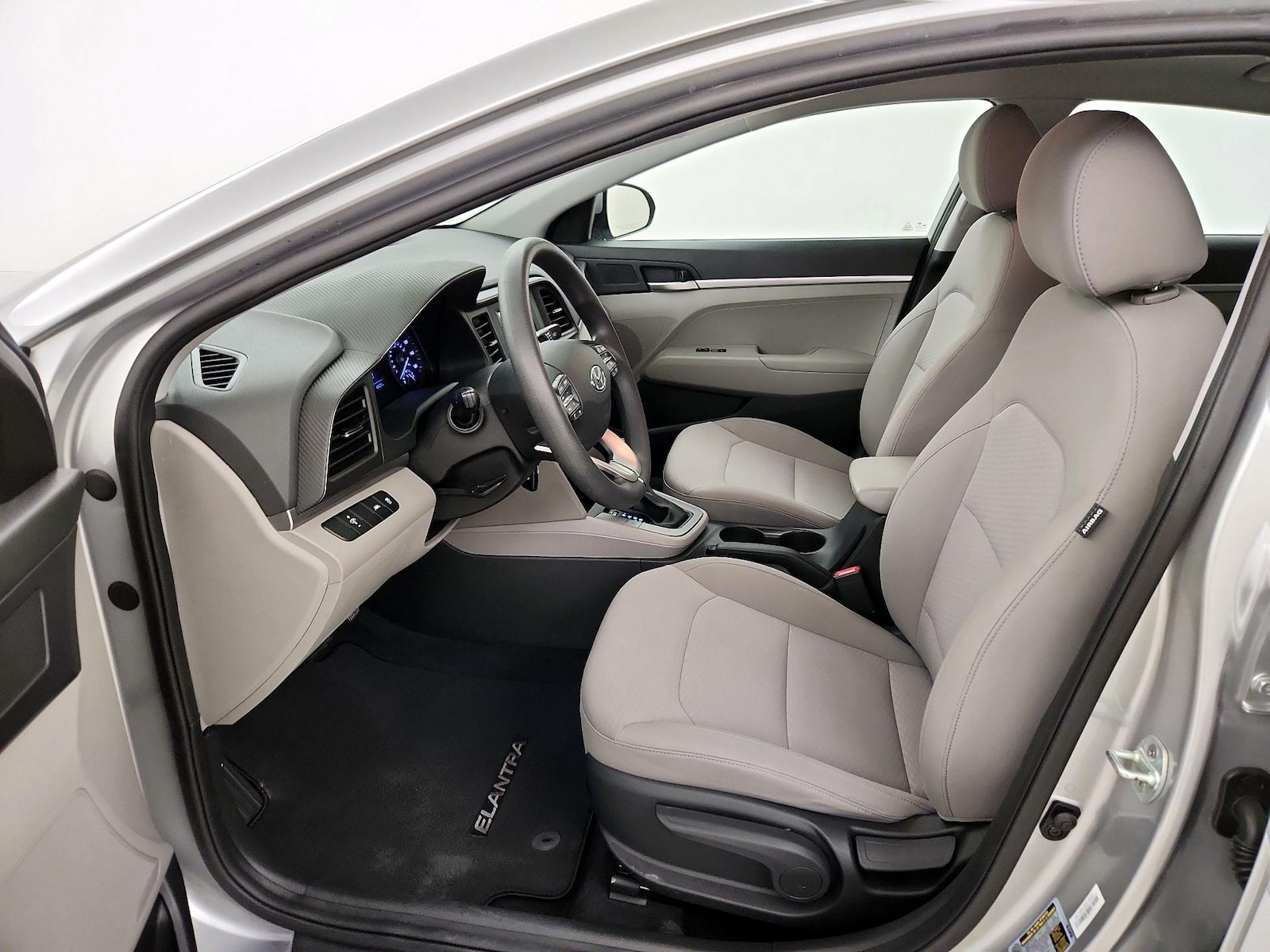 2020 Hyundai Elantra SE - Photo 12