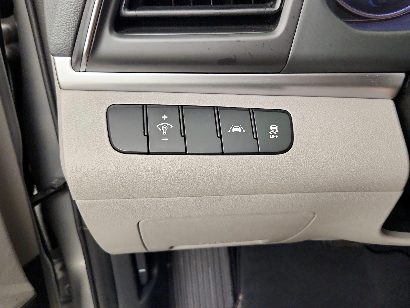 2020 Hyundai Elantra SE - Photo 14
