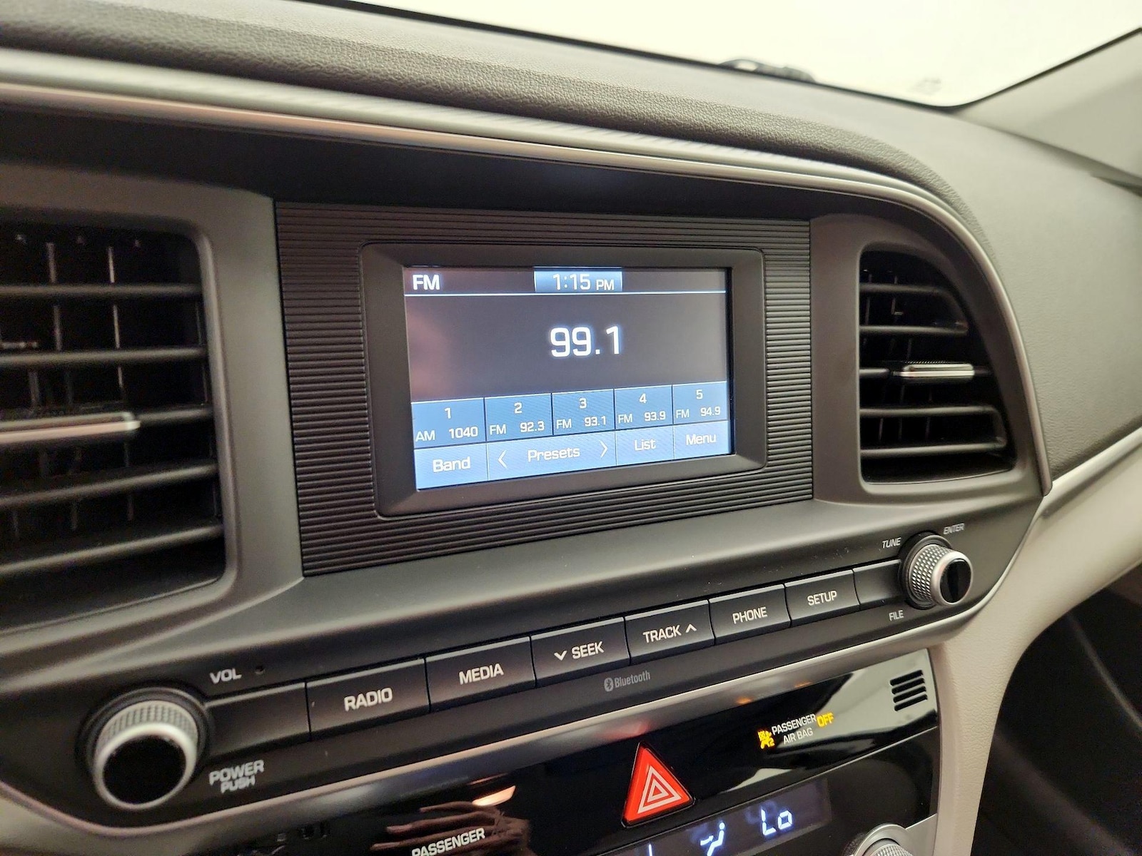 2020 Hyundai Elantra SE - Photo 16