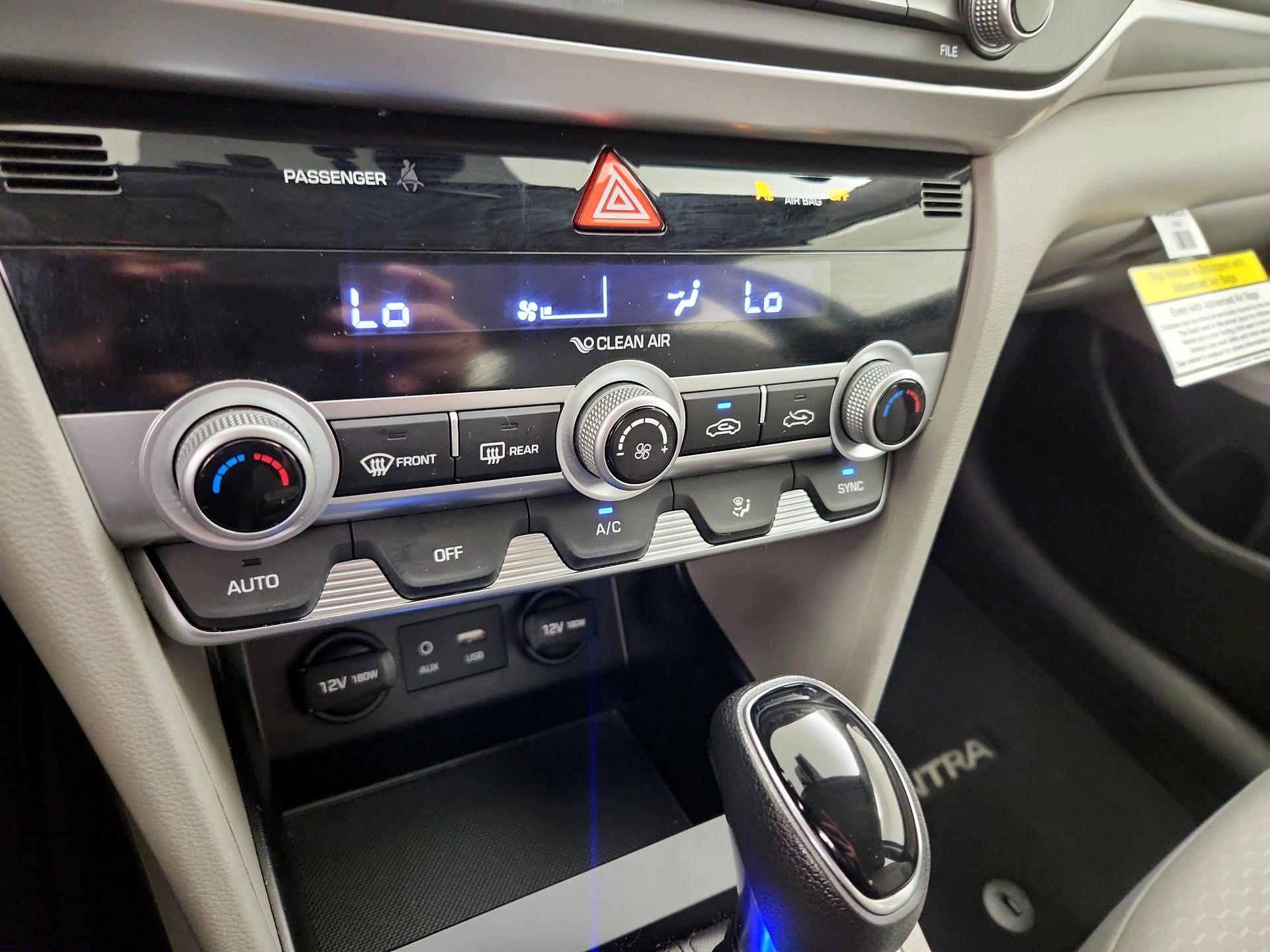Thumbnail: 2020 Hyundai Elantra - 16