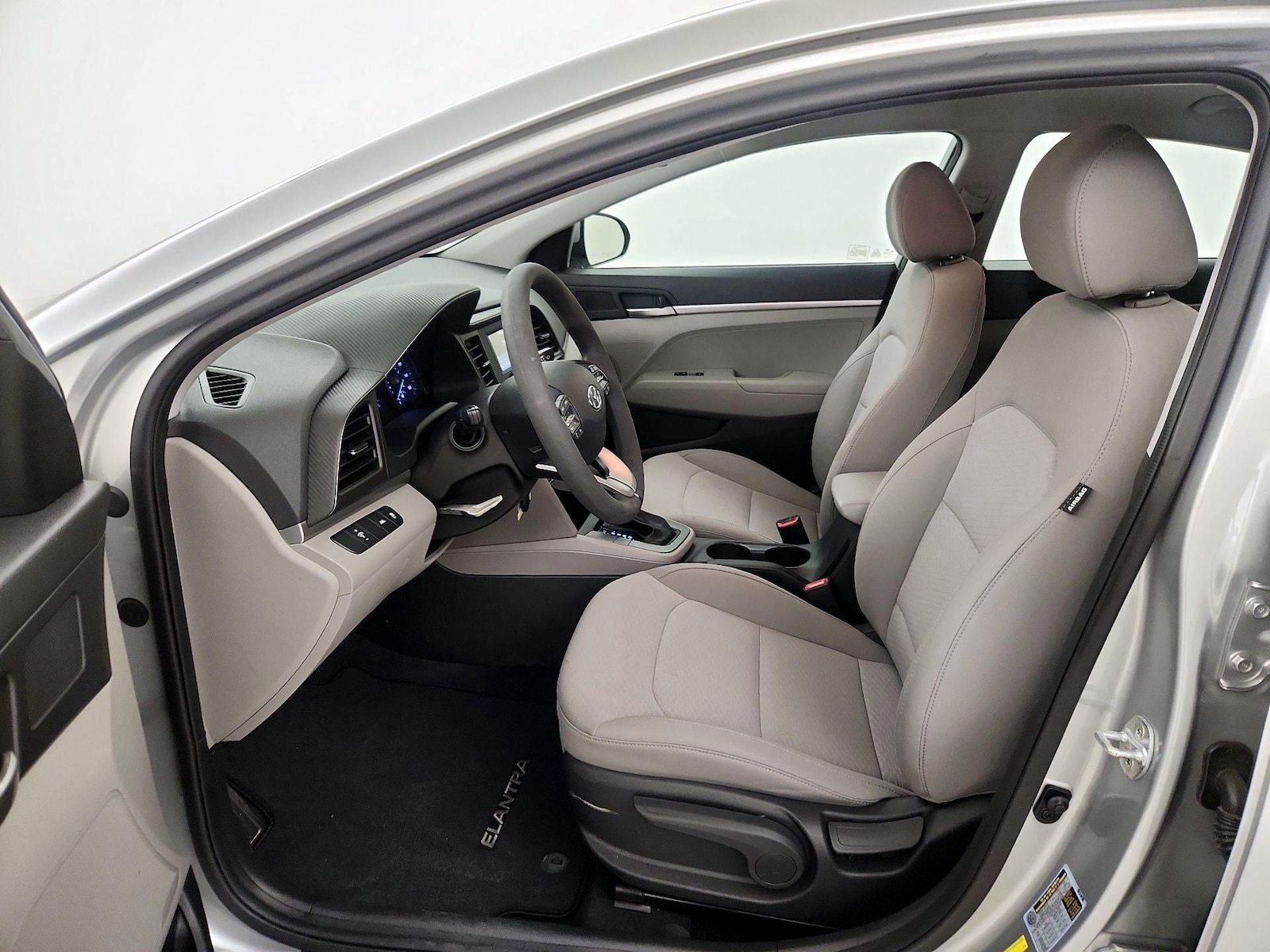 2020 Hyundai Elantra SE - Photo 12