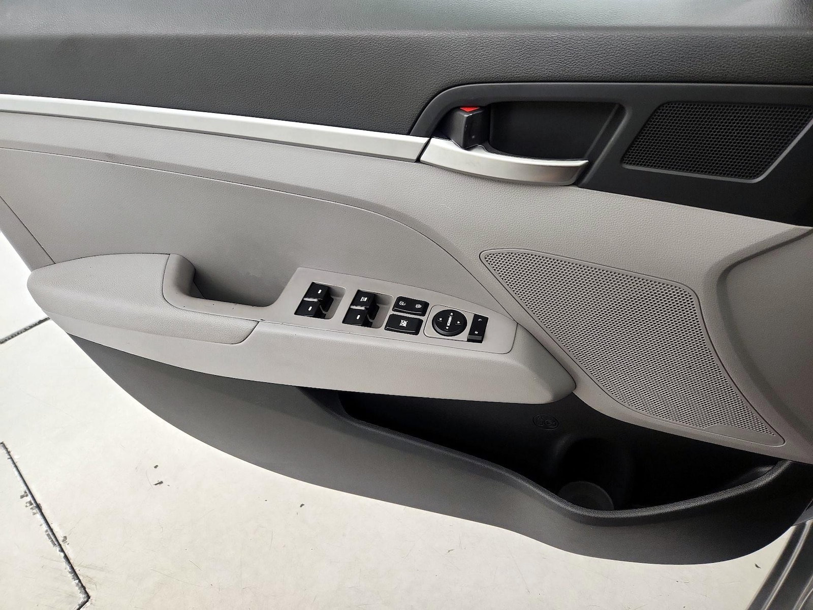 2020 Hyundai Elantra SE - Photo 13