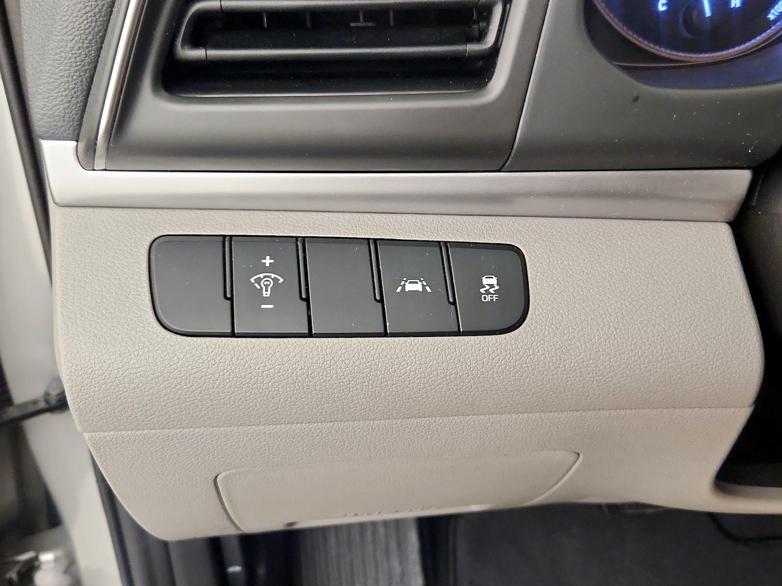 2020 Hyundai Elantra SE - Photo 14