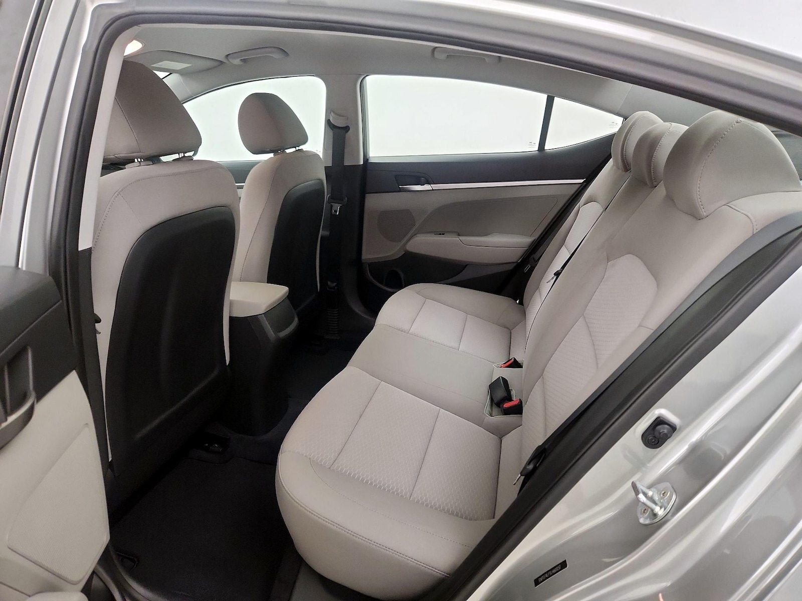 2020 Hyundai Elantra SE - Photo 20